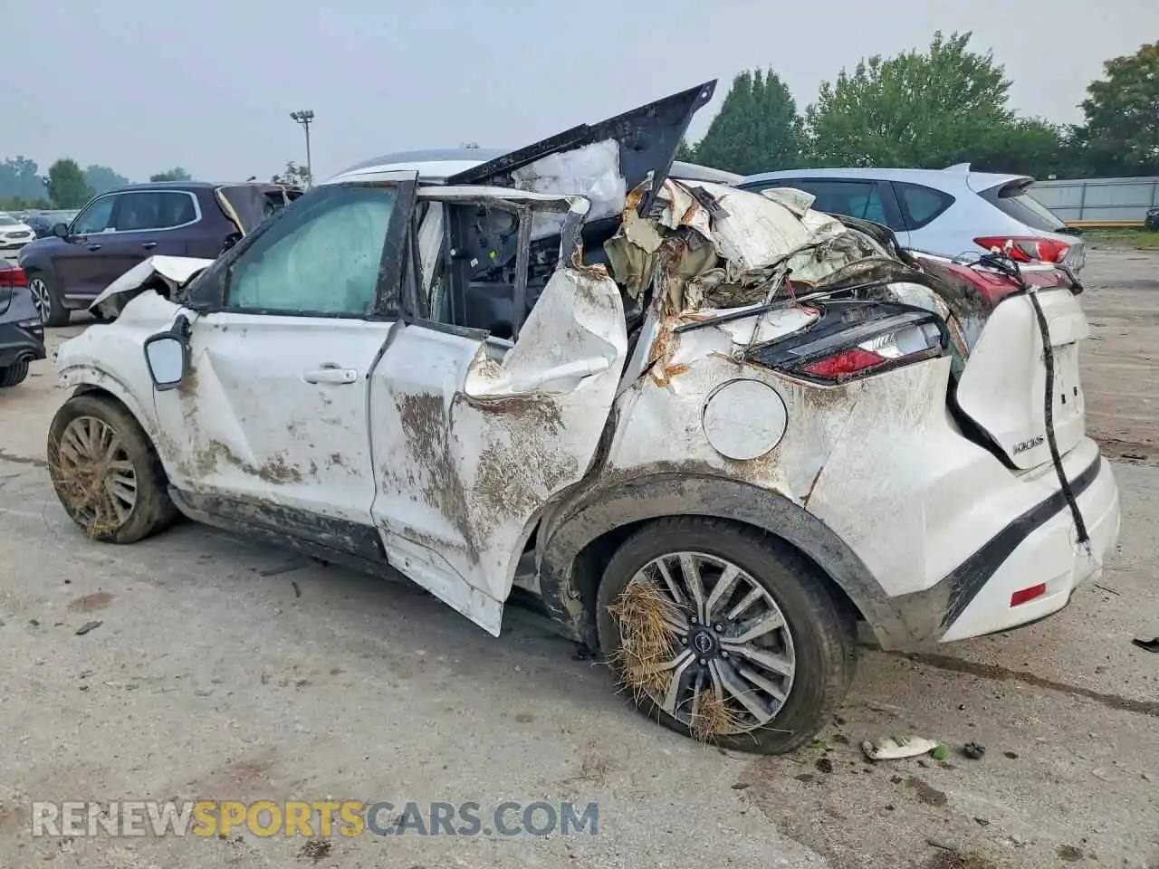 2 fotografías del automóvil dañado 3N1CP5CV5NL490512 NISSAN KICKS 2022