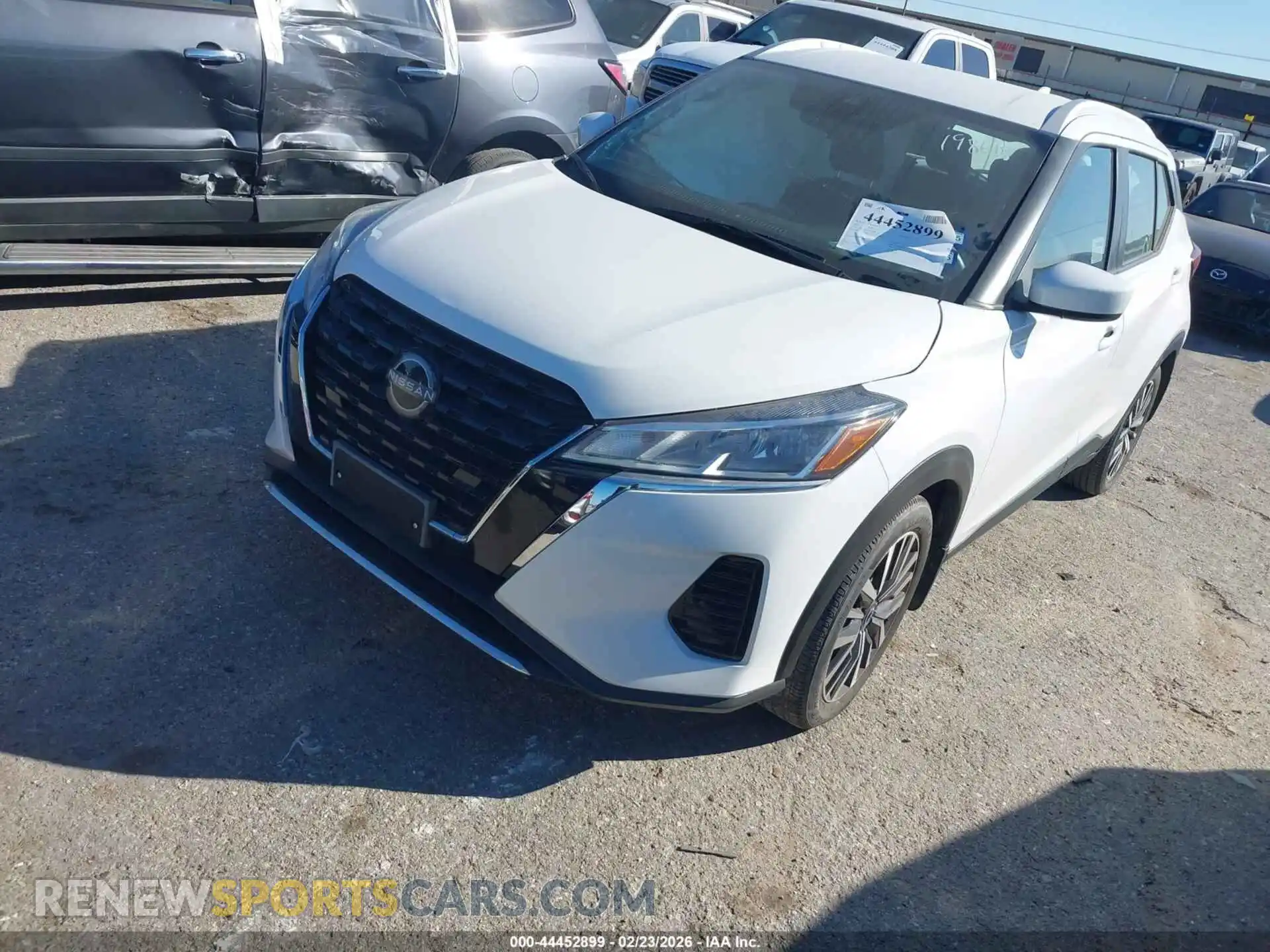 2 fotografías del automóvil dañado 3N1CP5CV7NL486316 NISSAN KICKS 2022