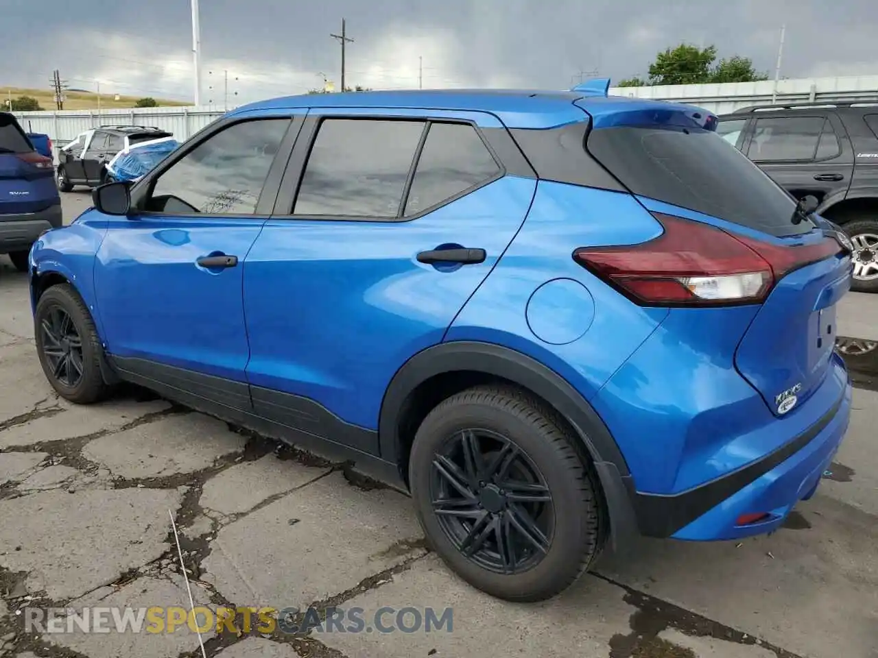 2 fotografías del automóvil dañado 3N1CP5BV3PL554308 NISSAN KICKS 2023