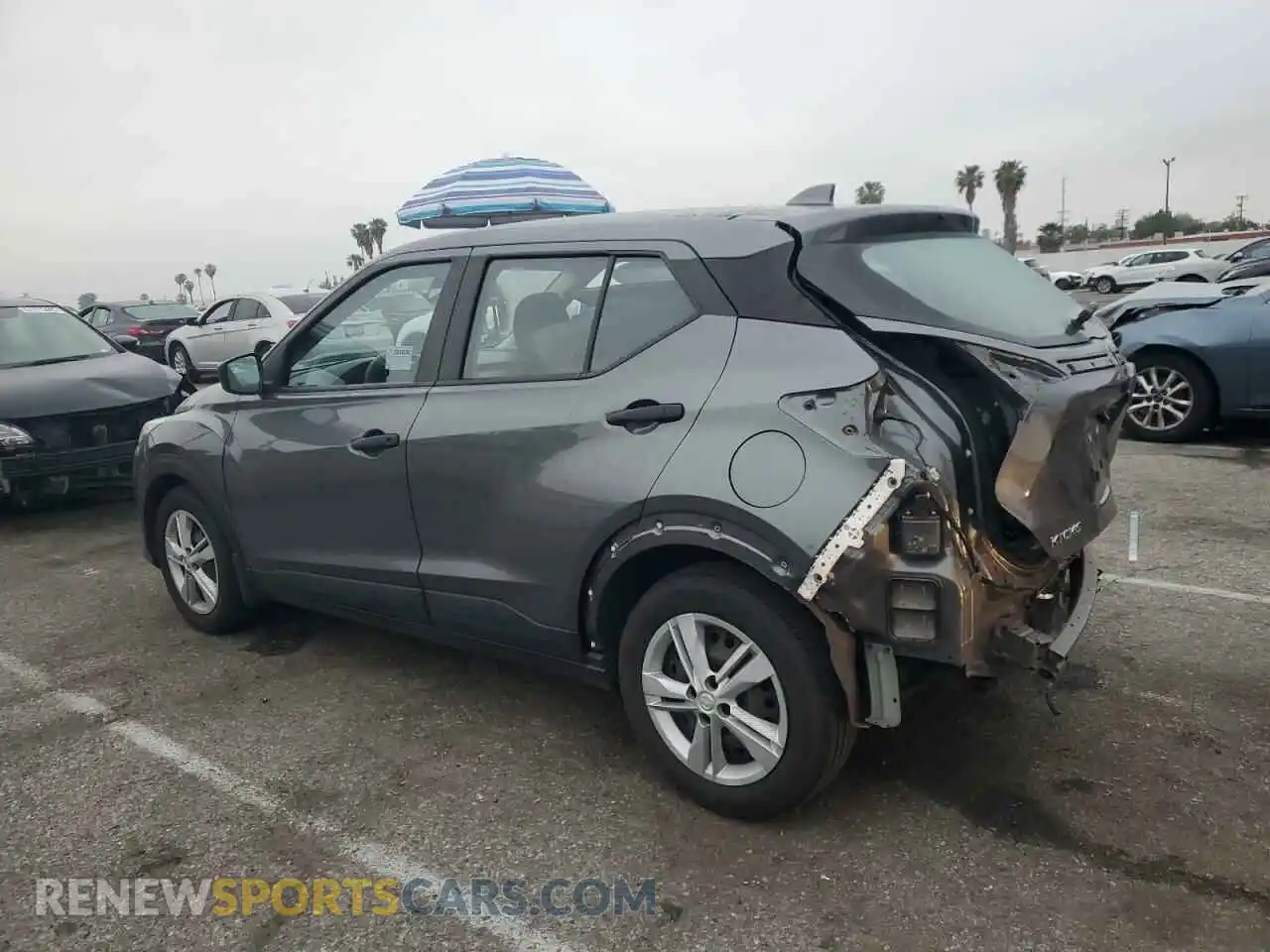 2 fotografías del automóvil dañado 3N1CP5BV5PL469843 NISSAN KICKS 2023