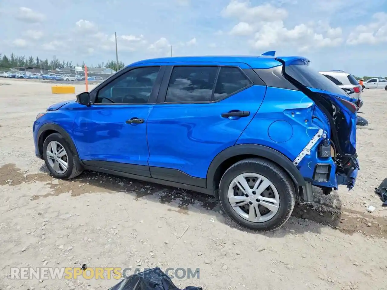 2 fotografías del automóvil dañado 3N1CP5BV9PL549212 NISSAN KICKS 2023