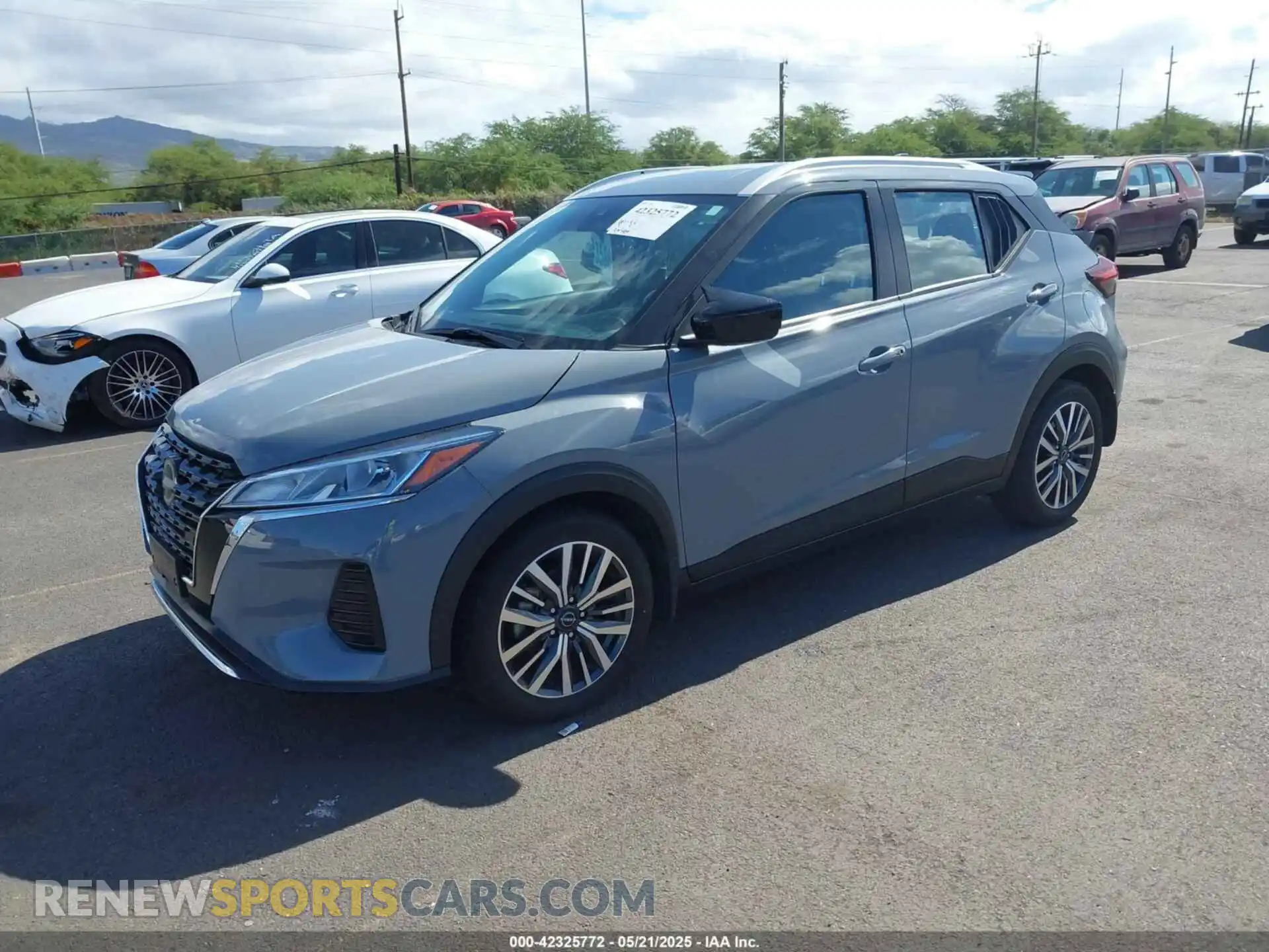 2 fotografías del automóvil dañado 3N1CP5CV1PL570568 NISSAN KICKS 2023