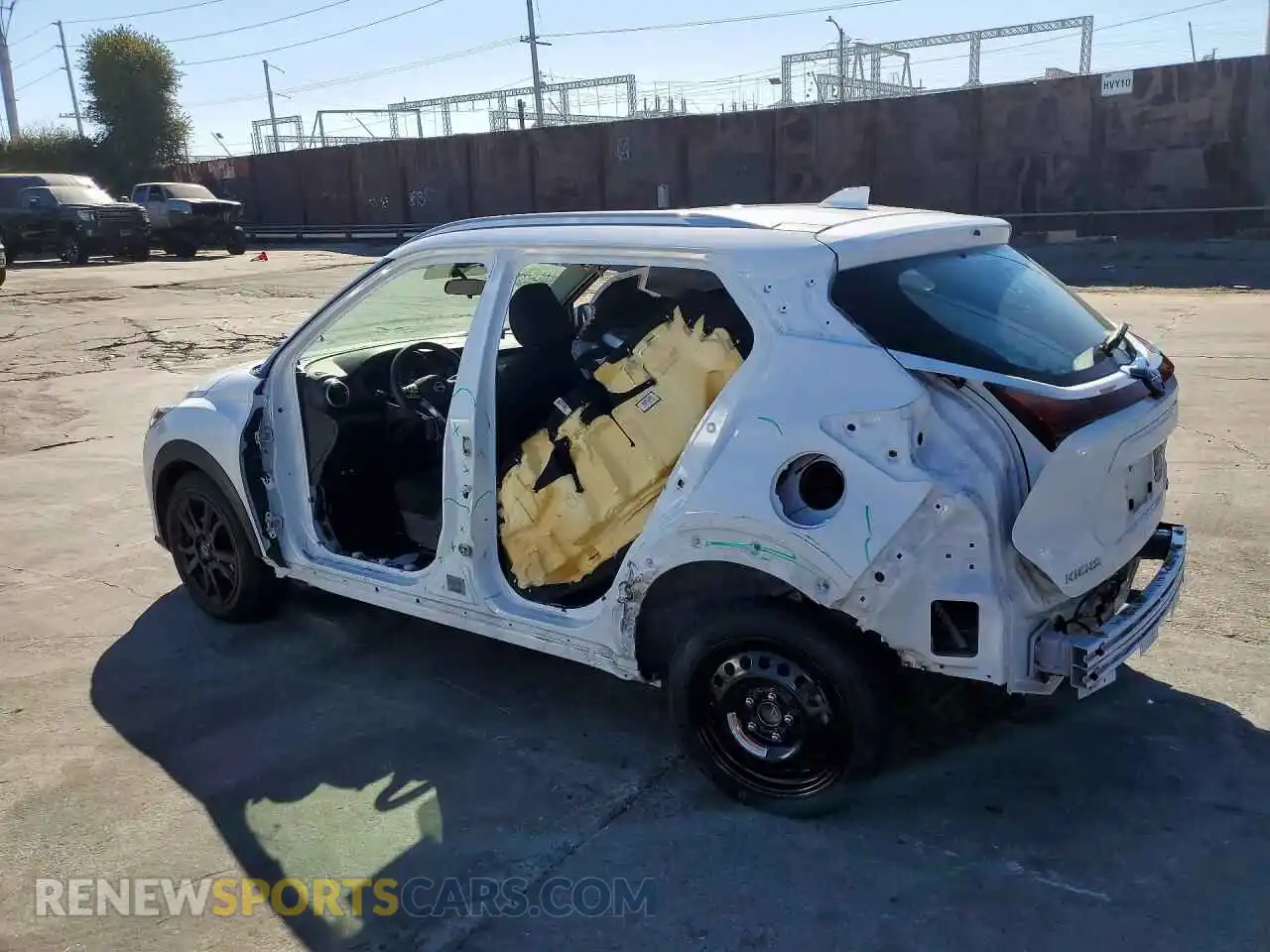 2 Фотография поврежденного автомобиля 3N1CP5CV2PL521248 NISSAN KICKS 2023