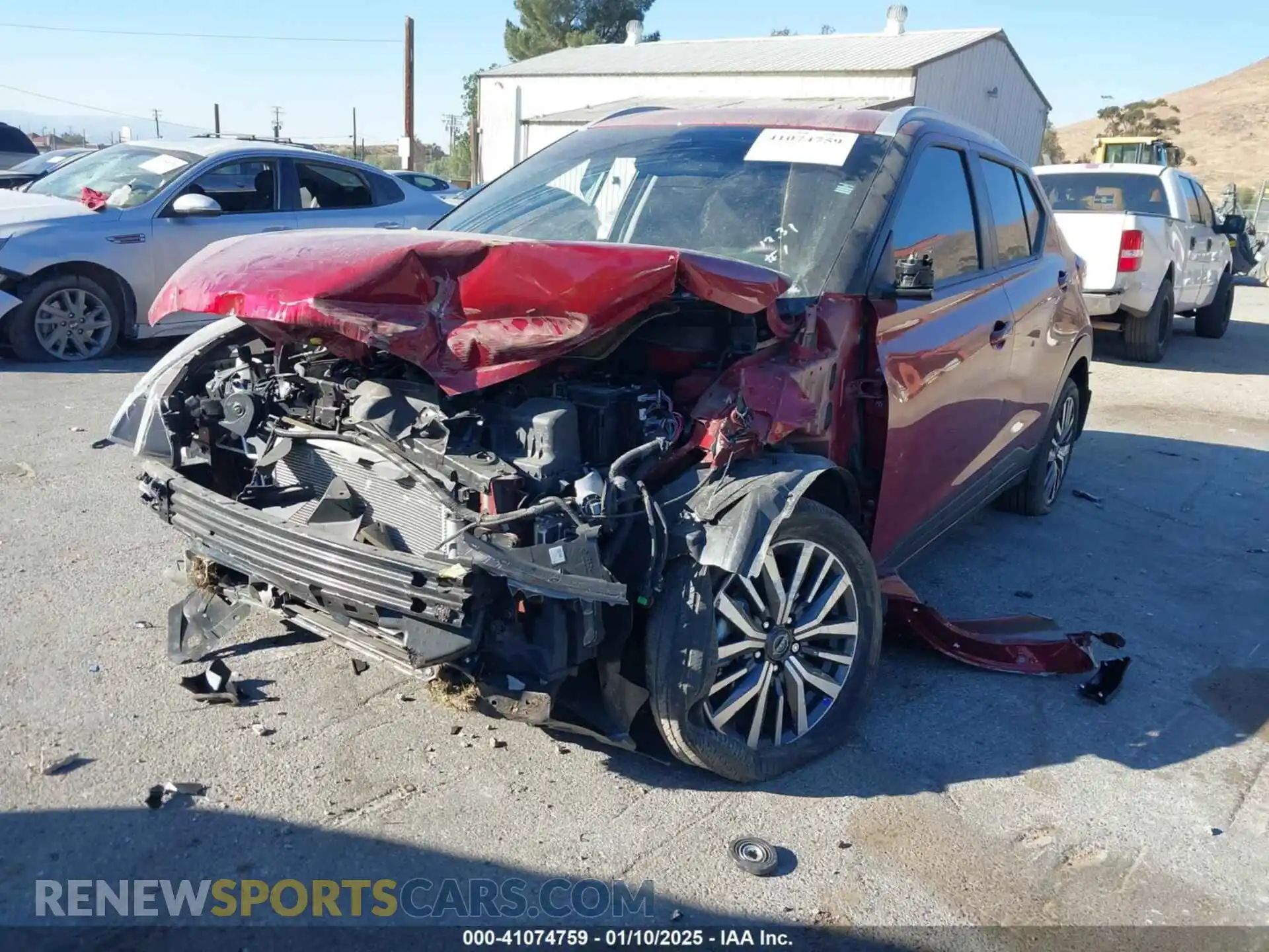 2 fotografías del automóvil dañado 3N1CP5CV2PL563435 NISSAN KICKS 2023