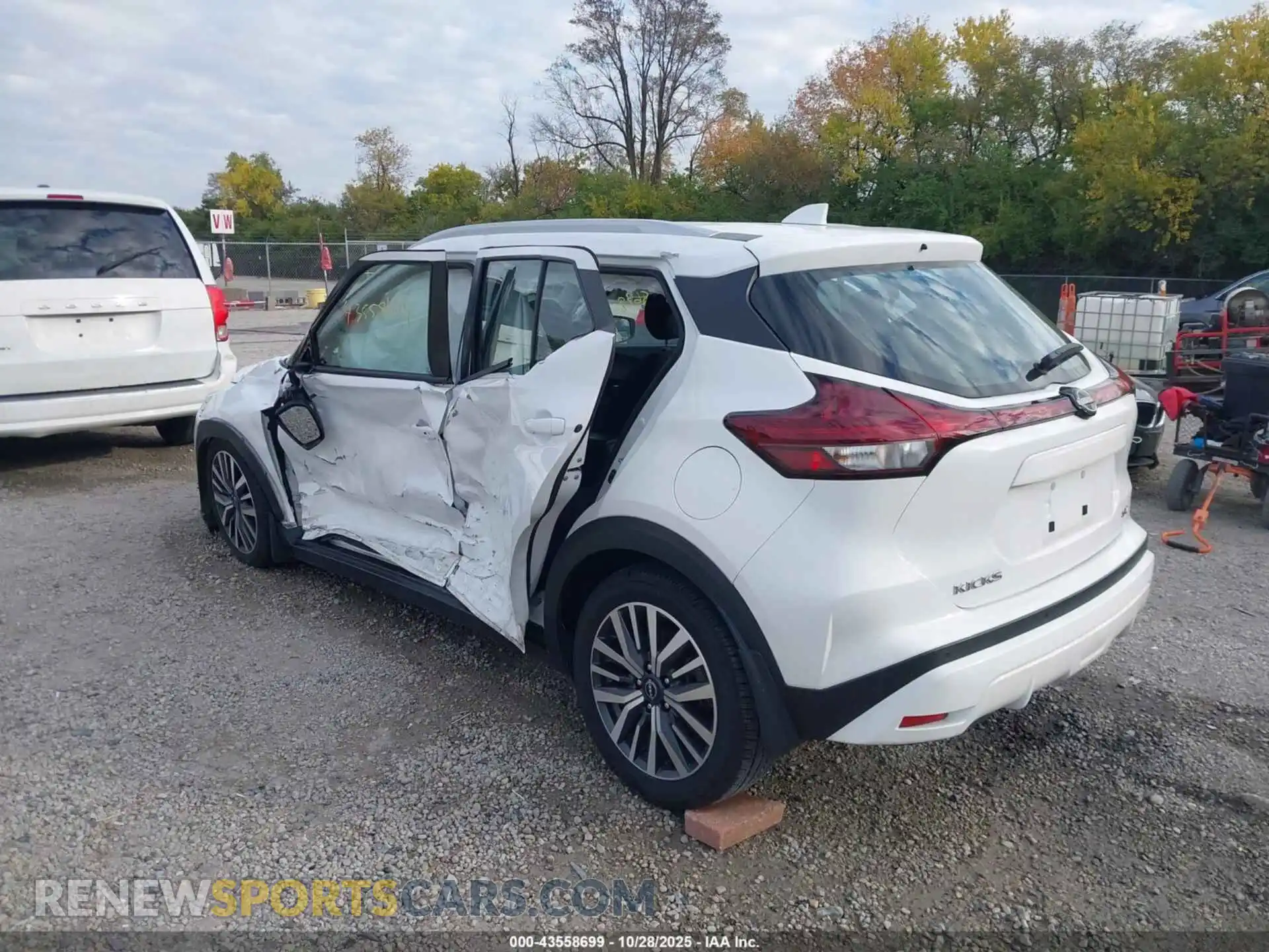3 Photograph of a damaged car 3N1CP5CV3PL483674 NISSAN KICKS 2023