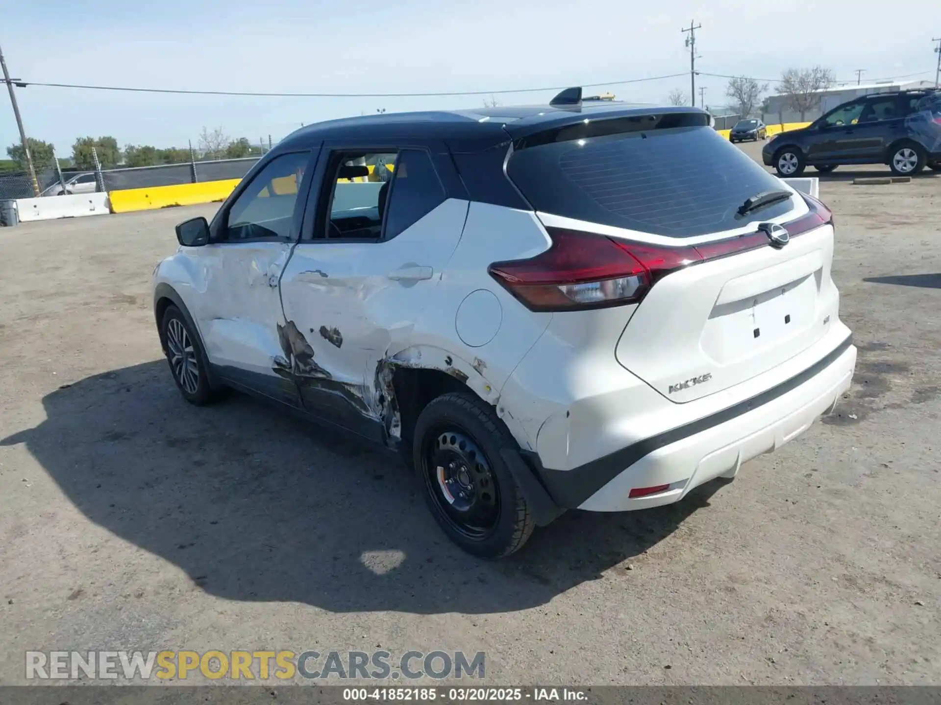3 Photograph of a damaged car 3N1CP5CV4PL482033 NISSAN KICKS 2023