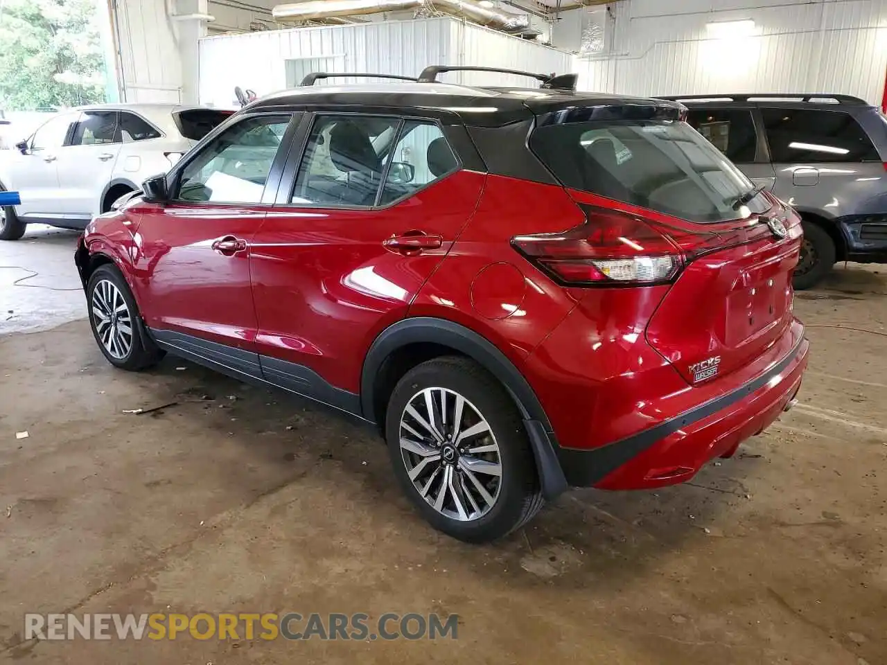 2 fotografías del automóvil dañado 3N1CP5CV4PL572959 NISSAN KICKS 2023