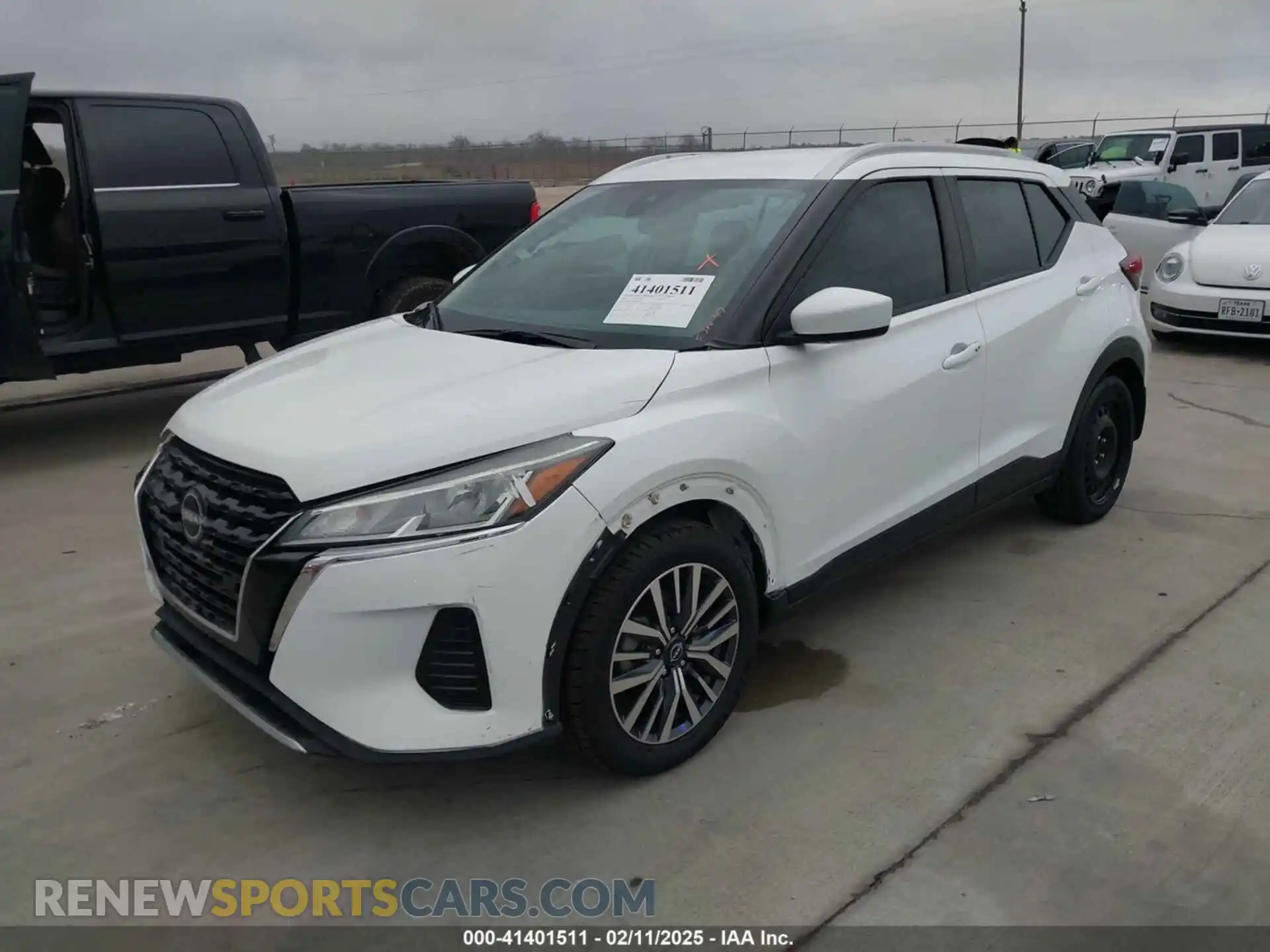 2 Photograph of a damaged car 3N1CP5CV5PL487743 NISSAN KICKS 2023