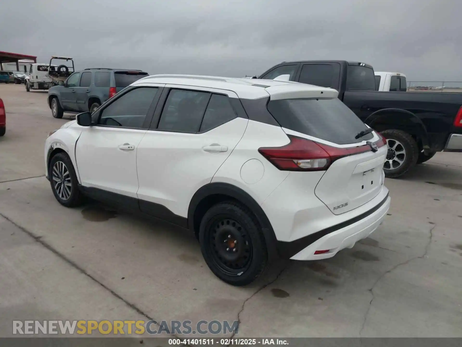 3 Photograph of a damaged car 3N1CP5CV5PL487743 NISSAN KICKS 2023
