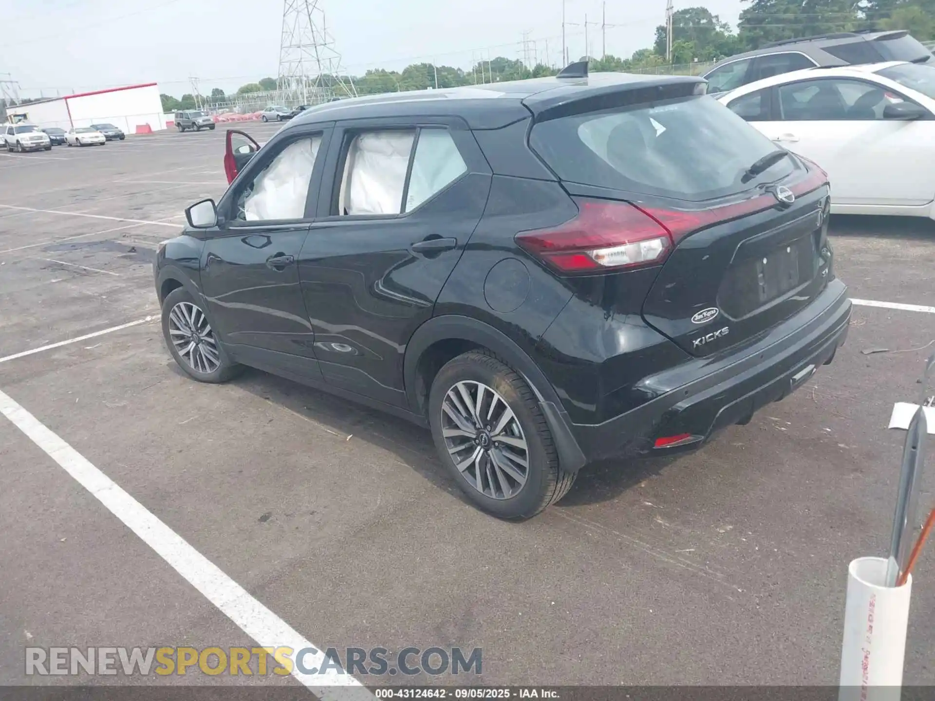 3 Фотография поврежденного автомобиля 3N1CP5CV5PL495549 NISSAN KICKS 2023