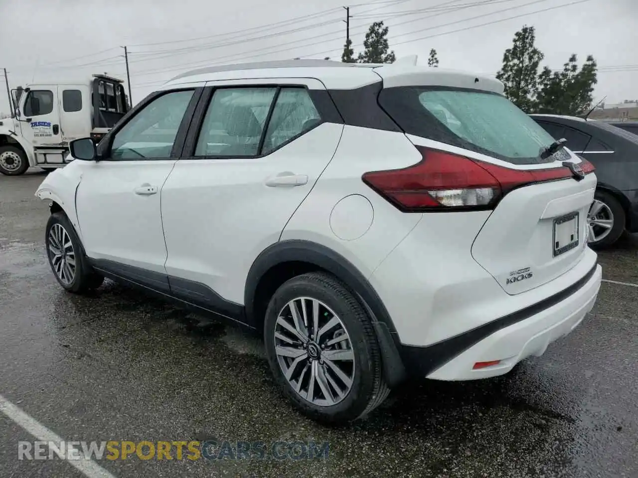2 fotografías del automóvil dañado 3N1CP5CV5PL544250 NISSAN KICKS 2023