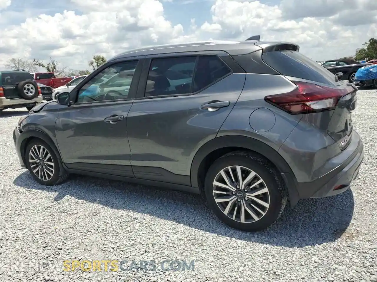 2 fotografías del automóvil dañado 3N1CP5CV6PL527392 NISSAN KICKS 2023