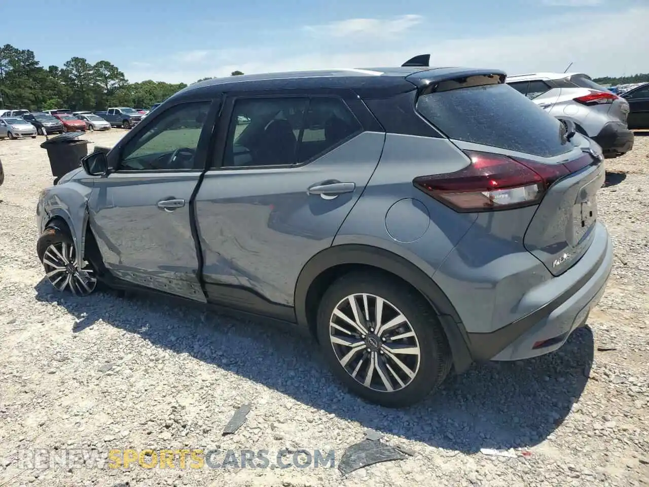 2 fotografías del automóvil dañado 3N1CP5CV7PL513565 NISSAN KICKS 2023