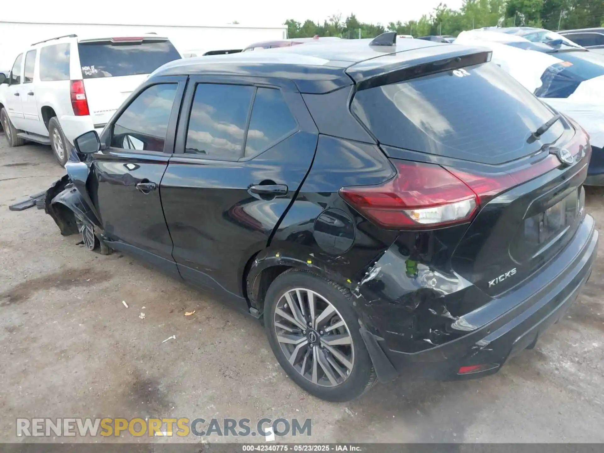 3 Photograph of a damaged car 3N1CP5CV7PL521505 NISSAN KICKS 2023