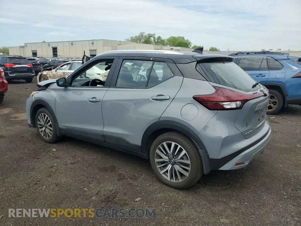 2 fotografías del automóvil dañado 3N1CP5CV8PL491625 NISSAN KICKS 2023