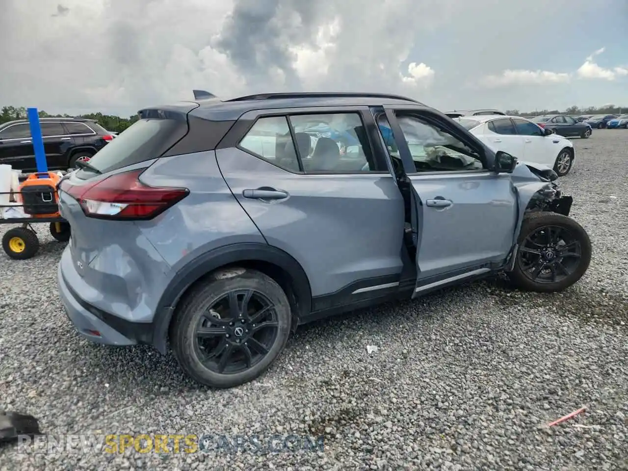 3 Фотография поврежденного автомобиля 3N1CP5DV1PL529677 NISSAN KICKS 2023