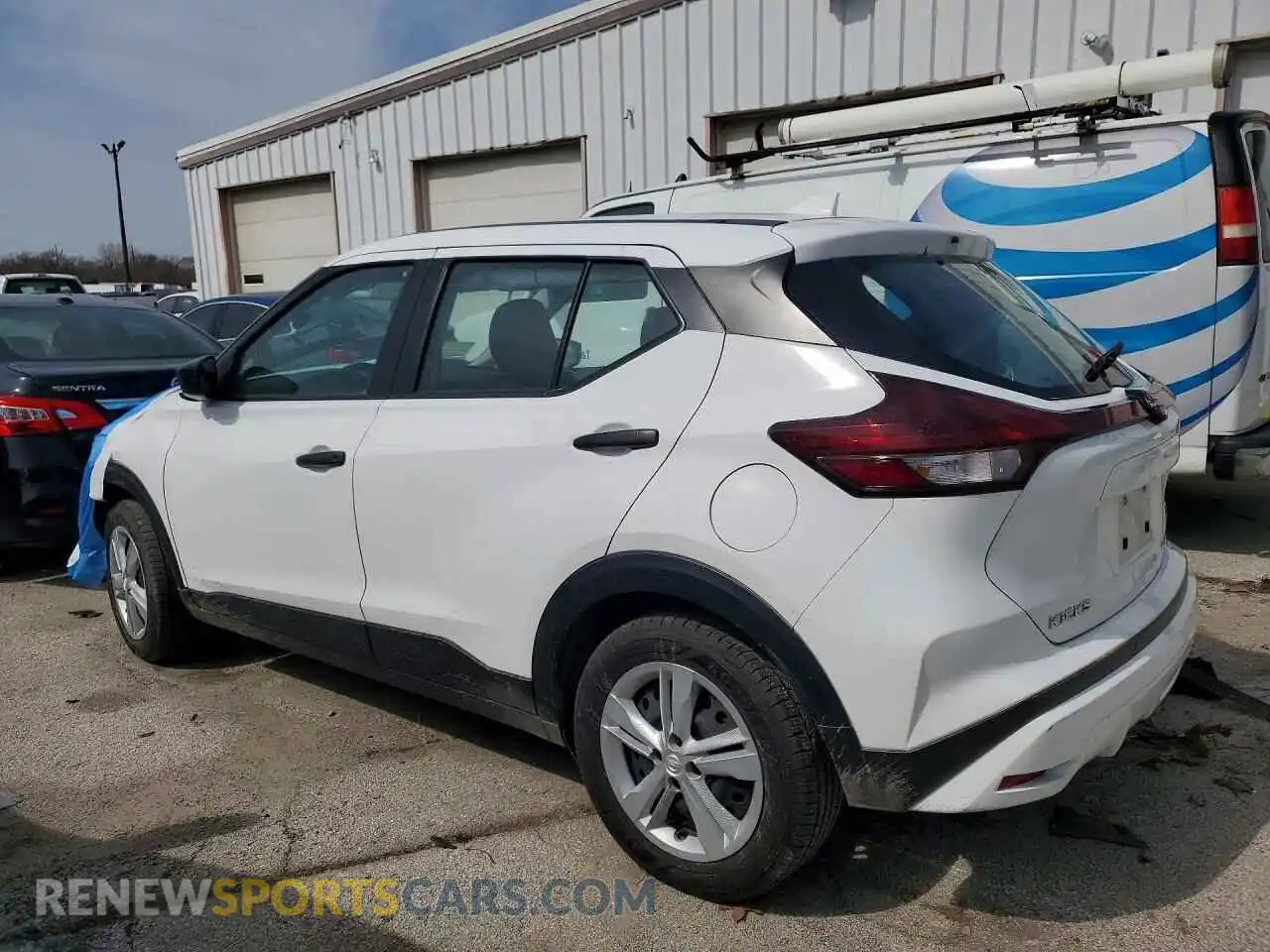 2 fotografías del automóvil dañado 3N1CP5BV7RL561717 NISSAN KICKS 2024