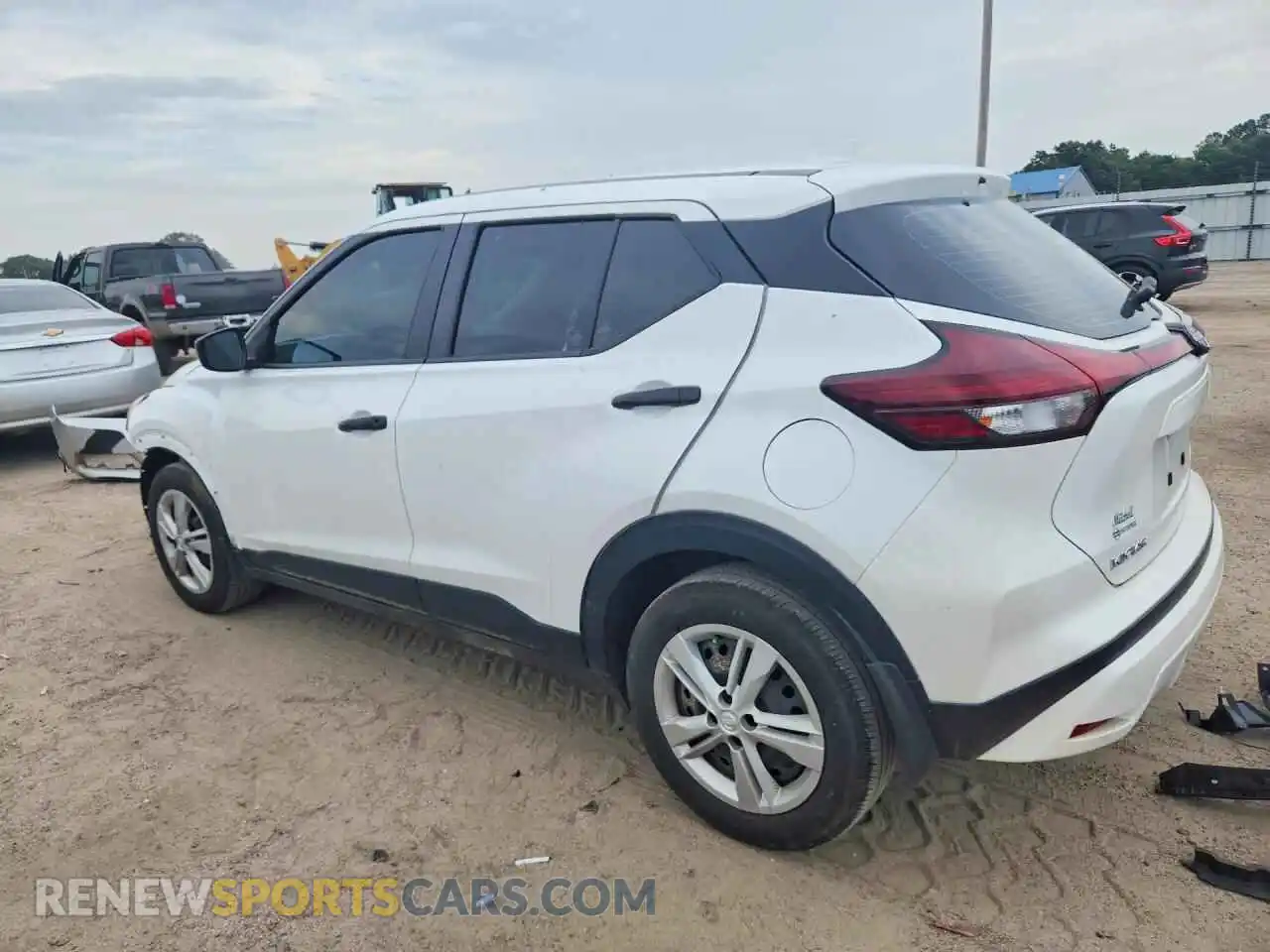 2 fotografías del automóvil dañado 3N1CP5BV8RL595083 NISSAN KICKS 2024