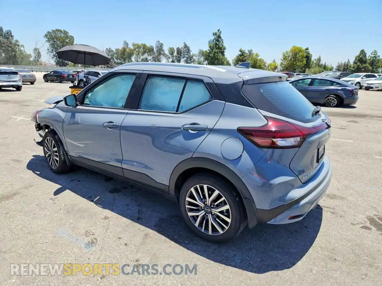 2 fotografías del automóvil dañado 3N1CP5CV4RL513476 NISSAN KICKS 2024
