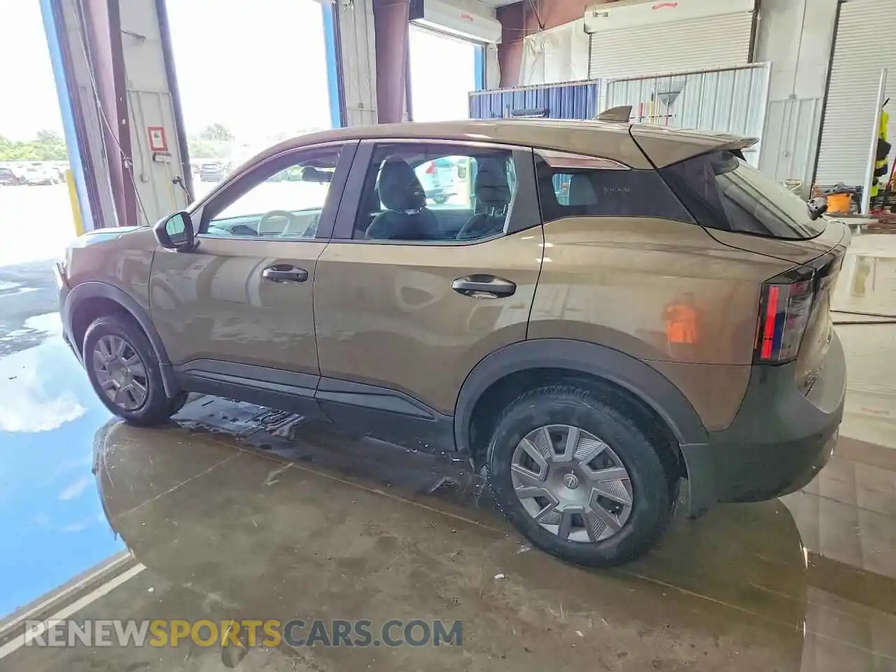 2 Фотография поврежденного автомобиля 3N8AP6BA0SL318705 NISSAN KICKS 2025