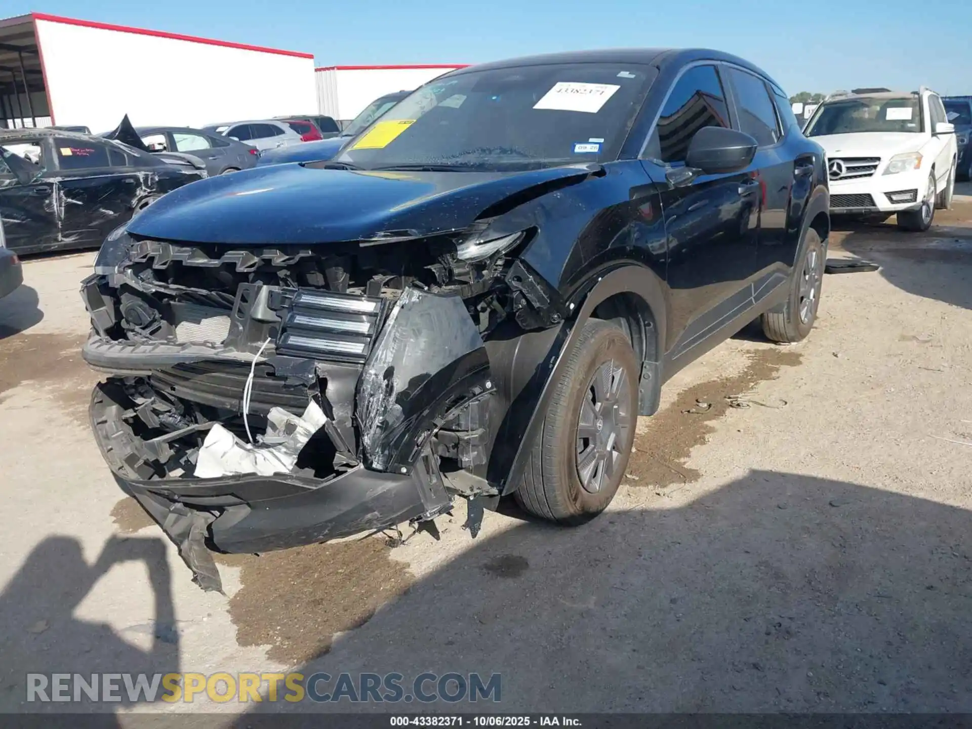 2 Photograph of a damaged car 3N8AP6BA3SL304278 NISSAN KICKS 2025