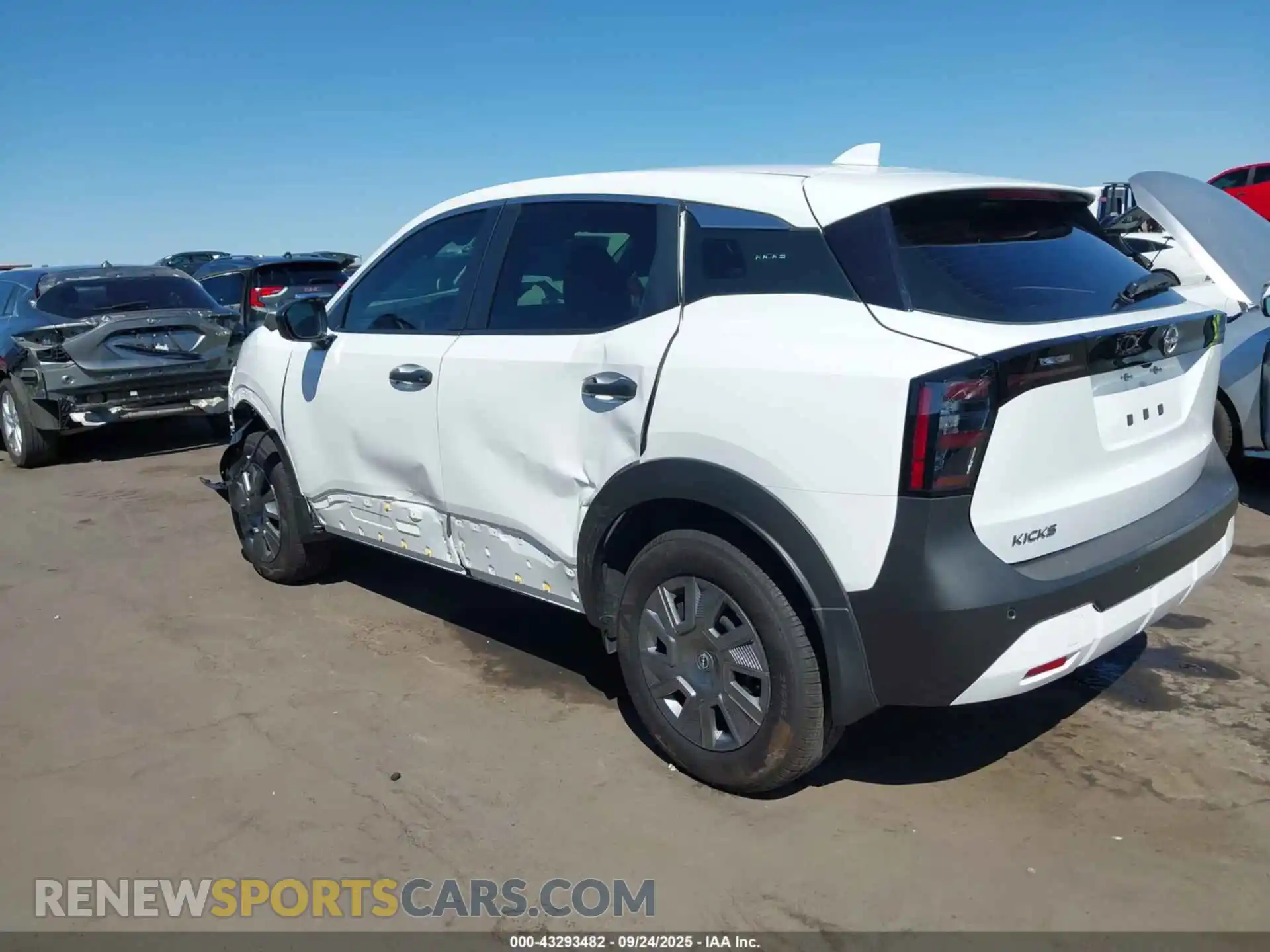 3 Photograph of a damaged car 3N8AP6BAXSL307579 NISSAN KICKS 2025