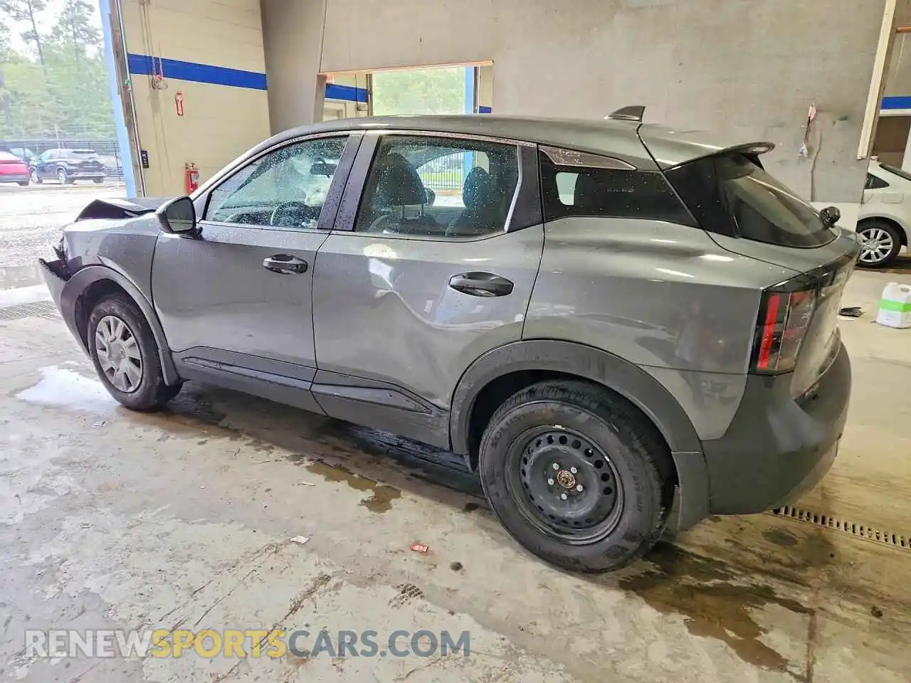 2 fotografías del automóvil dañado 3N8AP6BB4SL381220 NISSAN KICKS 2025