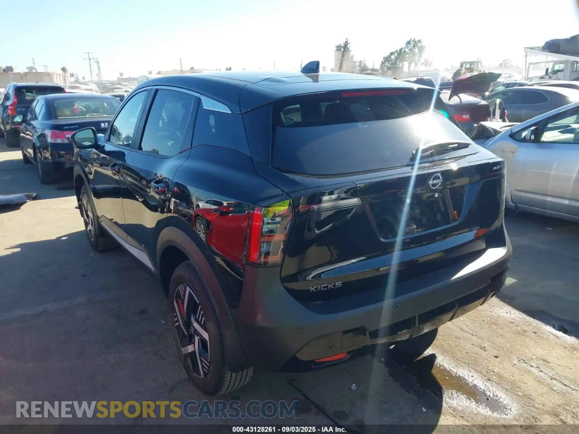 3 Фотография поврежденного автомобиля 3N8AP6CA5SL401321 NISSAN KICKS 2025