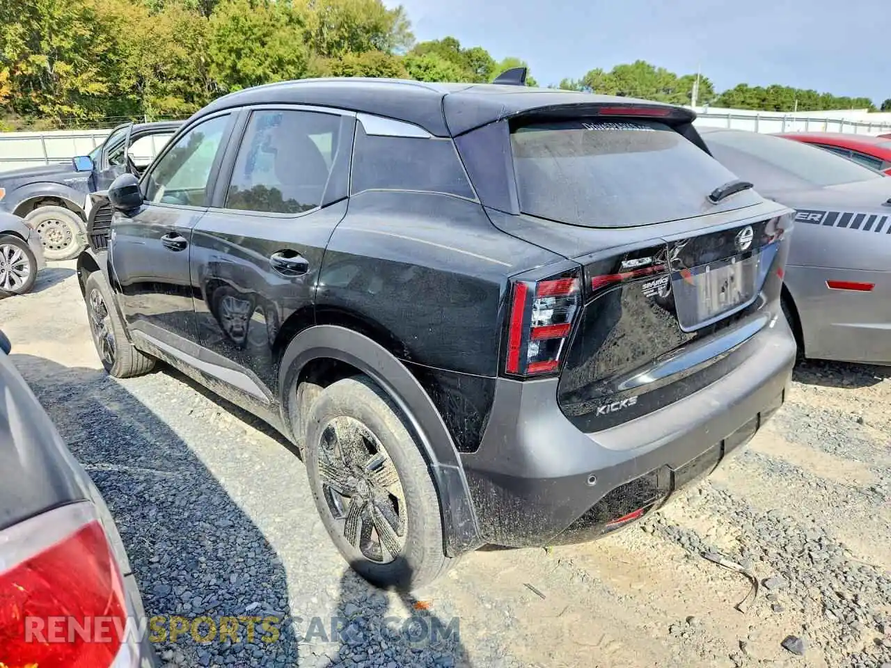 2 fotografías del automóvil dañado 3N8AP6CB1SL441694 NISSAN KICKS 2025