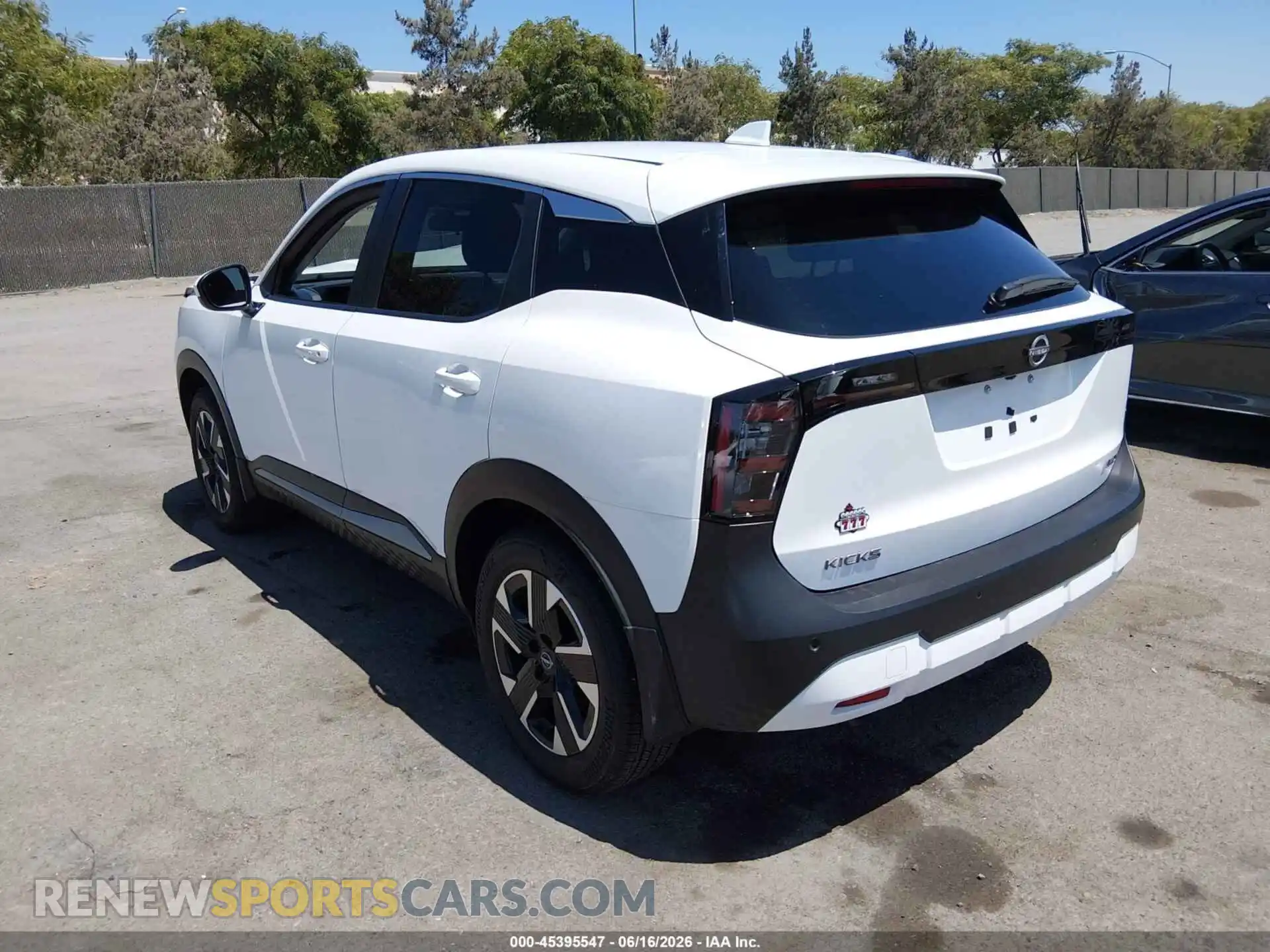 3 Photograph of a damaged car 3N8AP6CB7SL405315 NISSAN KICKS 2025