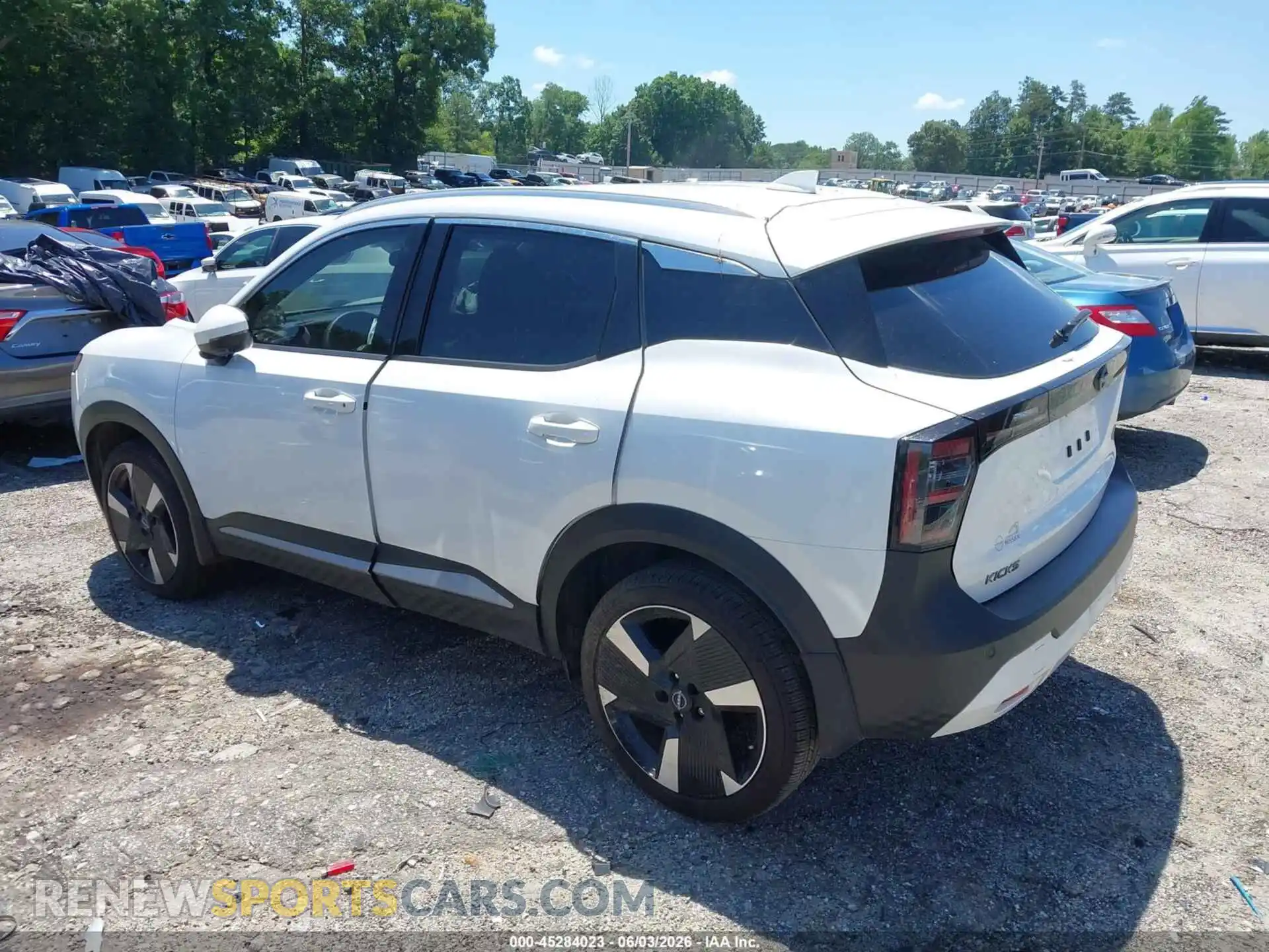 3 fotografías del automóvil dañado 3N8AP6DA0SL435519 NISSAN KICKS 2025
