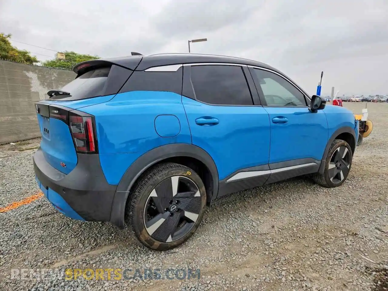 3 Photograph of a damaged car 3N8AP6DA4SL318669 NISSAN KICKS 2025