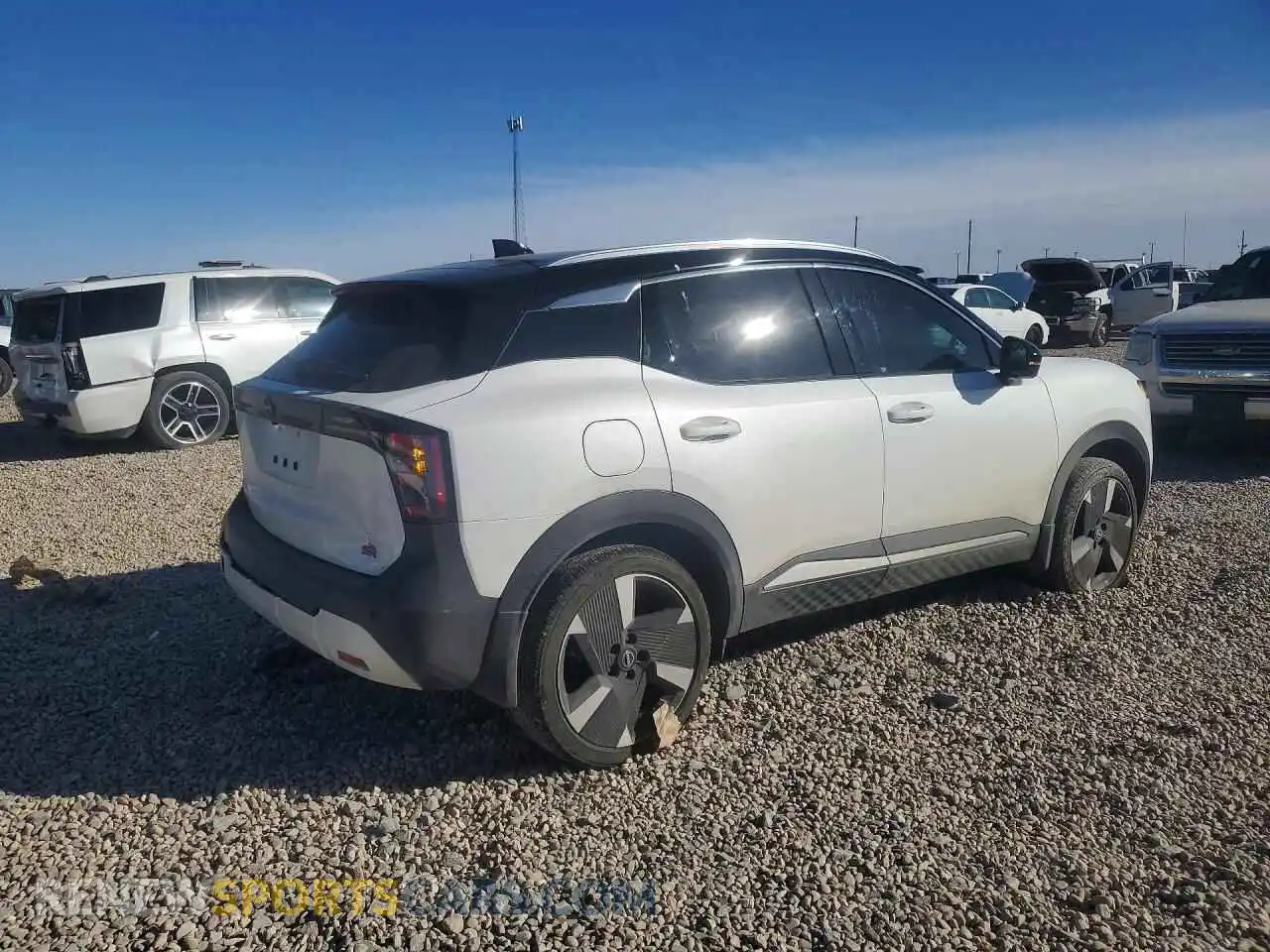 3 fotografías del automóvil dañado 3N8AP6DA9SL312253 NISSAN KICKS 2025