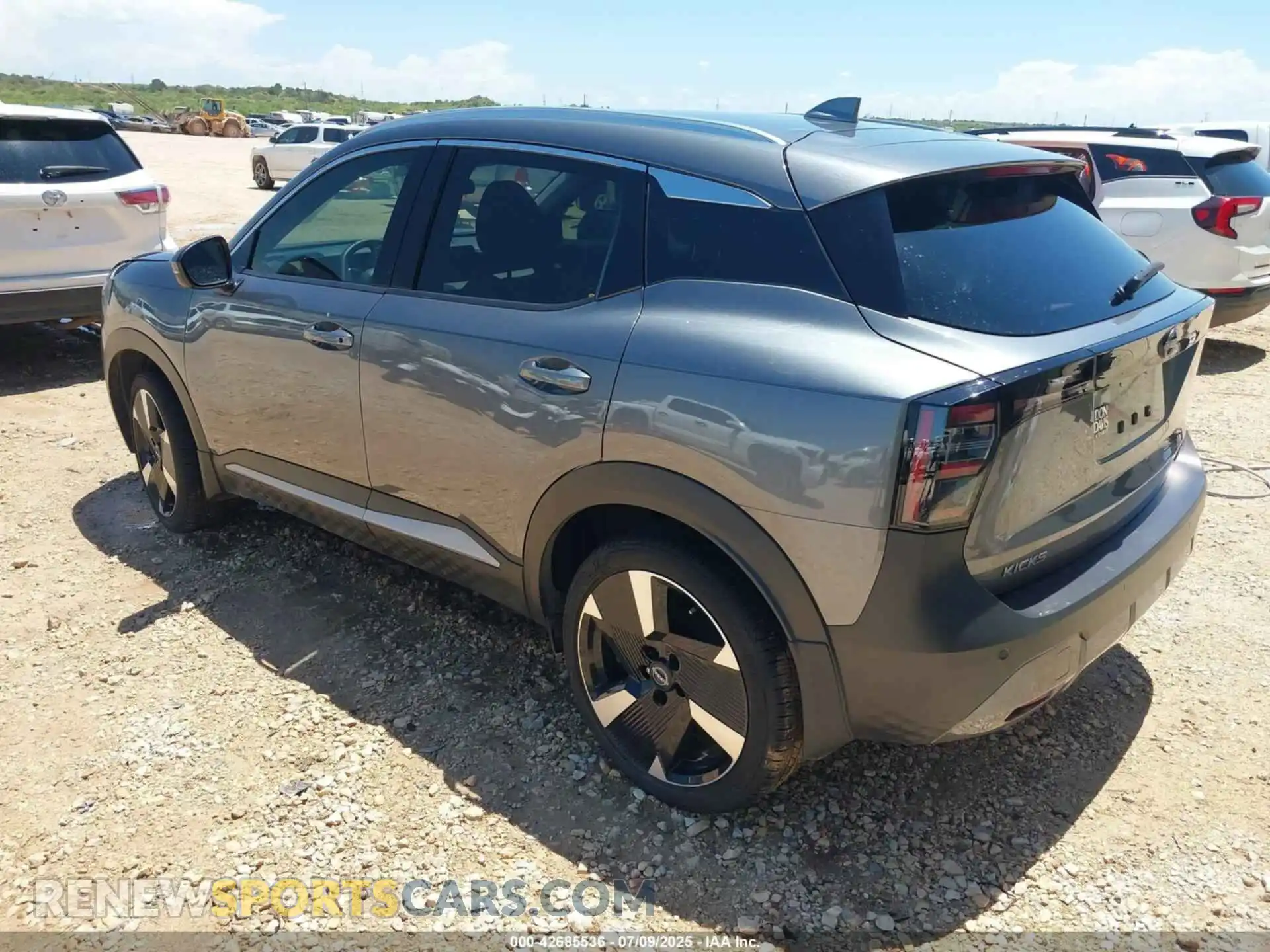 3 fotografías del automóvil dañado 3N8AP6DB1SL340928 NISSAN KICKS 2025