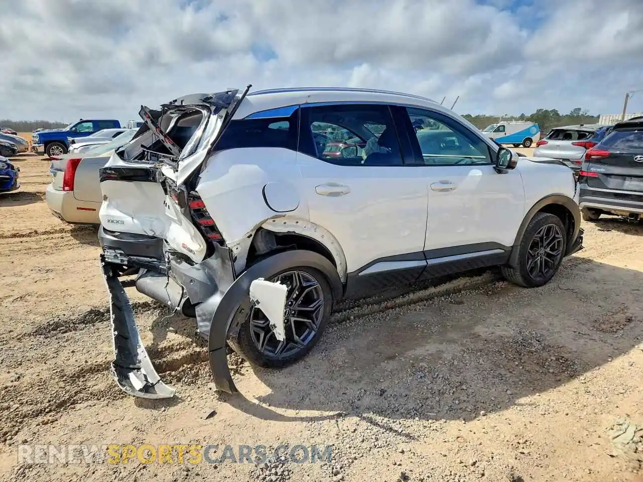 3 Фотография поврежденного автомобиля 3N8AP6DB8SL325908 NISSAN KICKS 2025