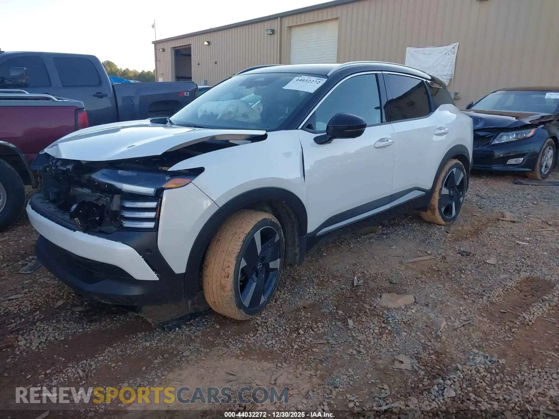 2 fotografías del automóvil dañado 3N8AP6DBXSL356061 NISSAN KICKS 2025