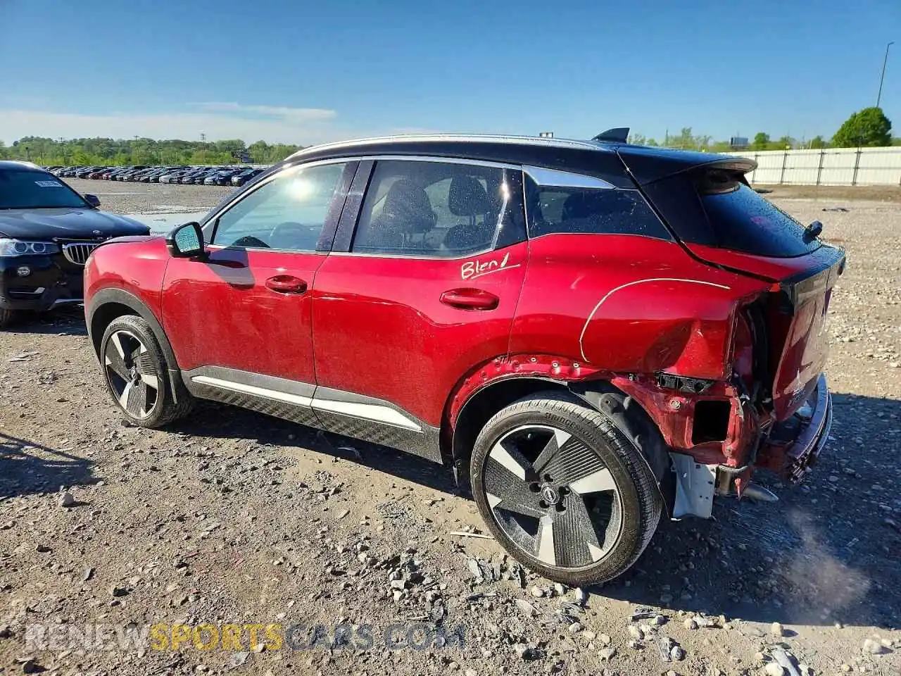 2 fotografías del automóvil dañado 3N8AP6DC0SL426627 NISSAN KICKS 2025