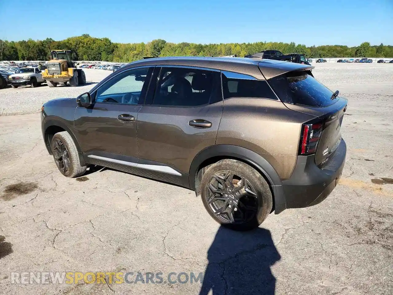 2 fotografías del automóvil dañado 3N8AP6DC8SL336528 NISSAN KICKS 2025