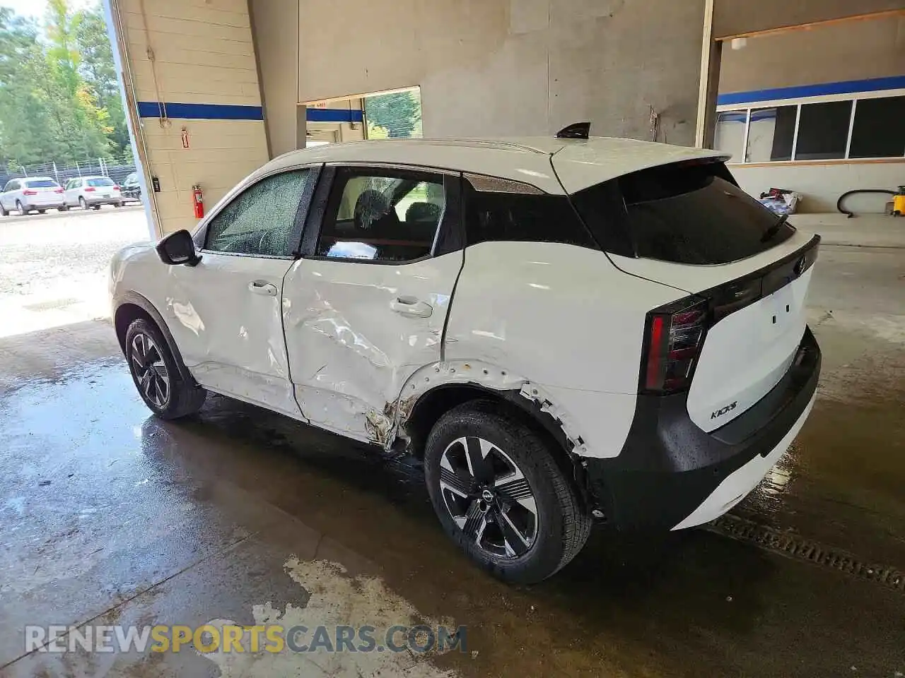 2 Фотография поврежденного автомобиля 3N8AP6CB0TL389301 NISSAN KICKS 2026