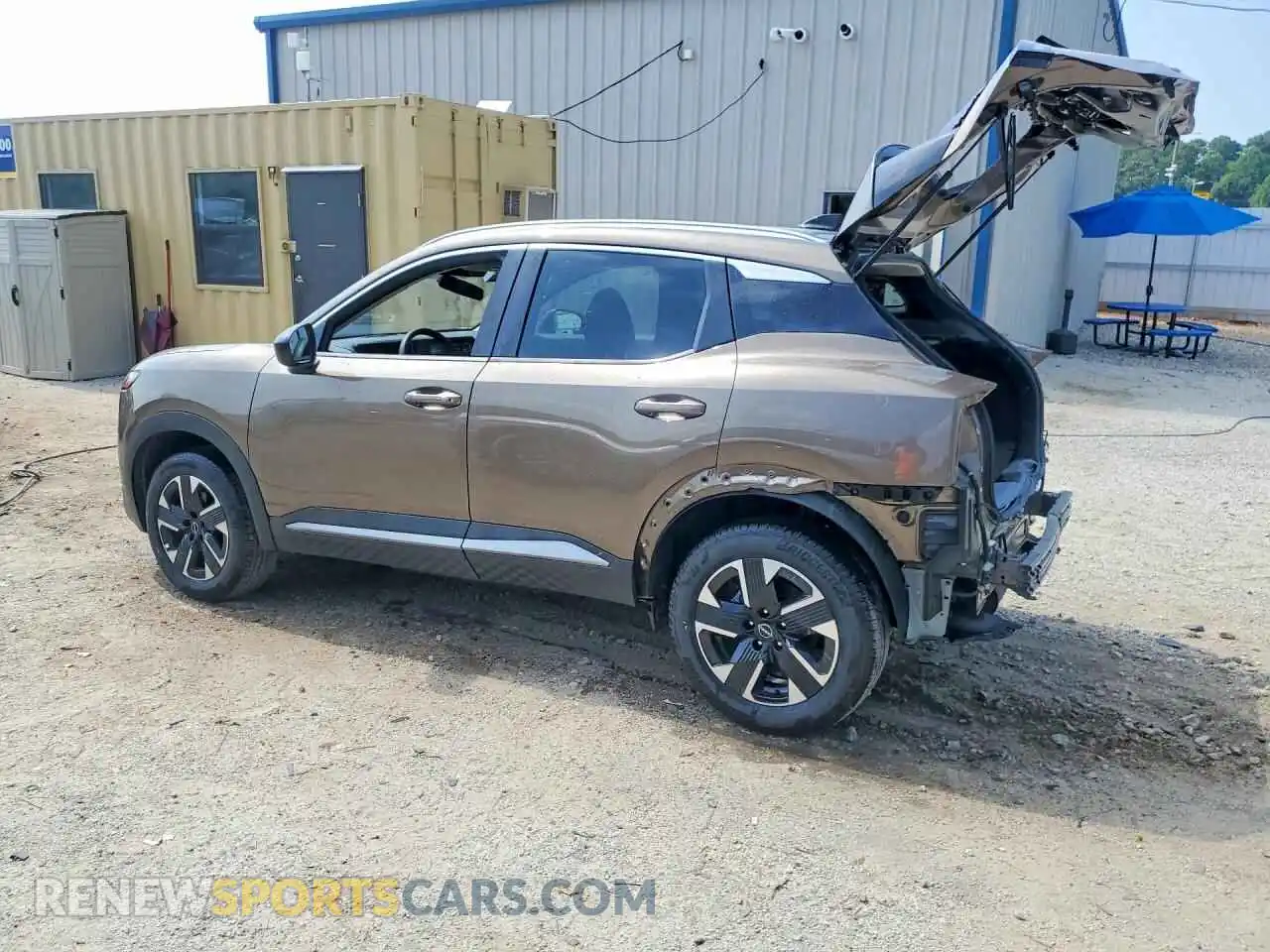 2 Фотография поврежденного автомобиля 3N8AP6CB3TL390362 NISSAN KICKS 2026