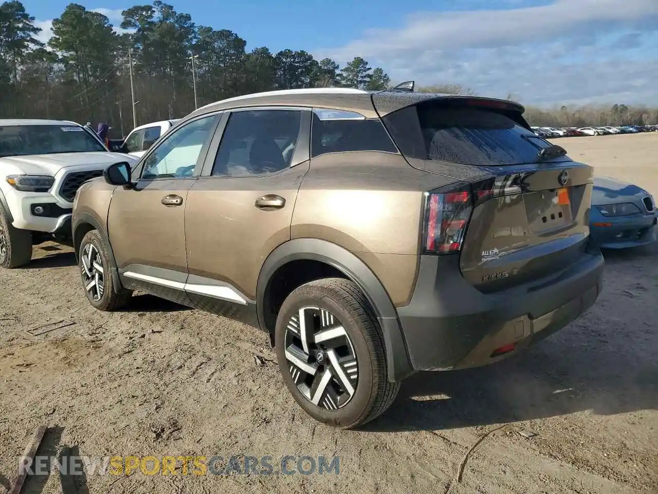 2 Photograph of a damaged car 3N8AP6CE2TL301312 NISSAN KICKS 2026