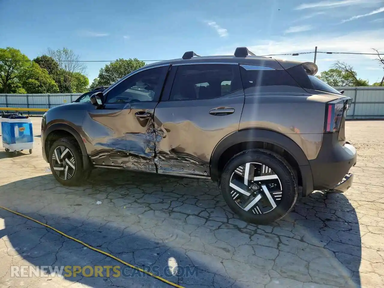 2 fotografías del automóvil dañado 3N8AP6CE3TL316448 NISSAN KICKS 2026