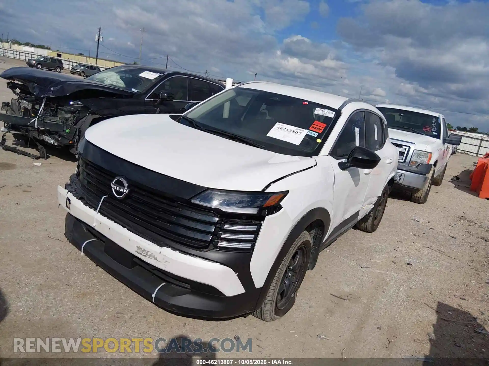 2 fotografías del automóvil dañado 3N8AP6CE4TL306964 NISSAN KICKS 2026