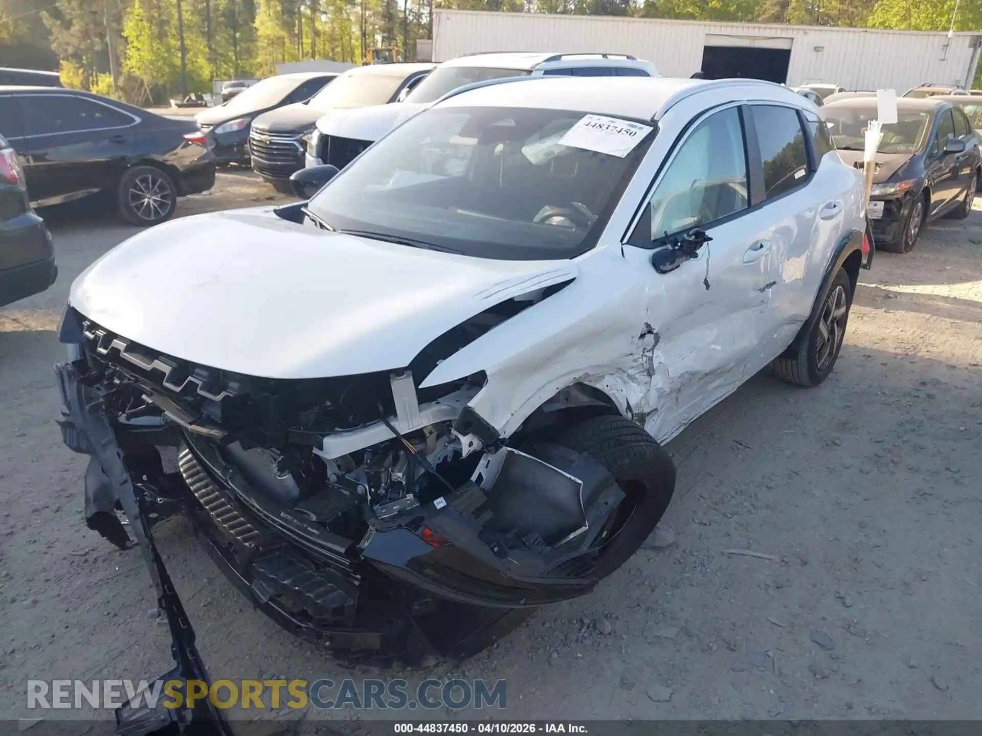2 Photograph of a damaged car 3N8AP6CE6TL321093 NISSAN KICKS 2026