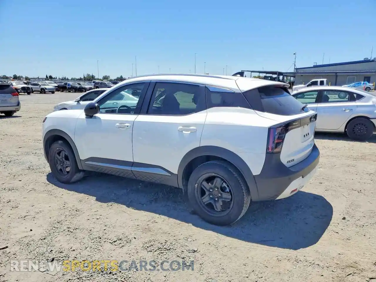 2 fotografías del automóvil dañado 3N8AP6CEXTL303633 NISSAN KICKS 2026