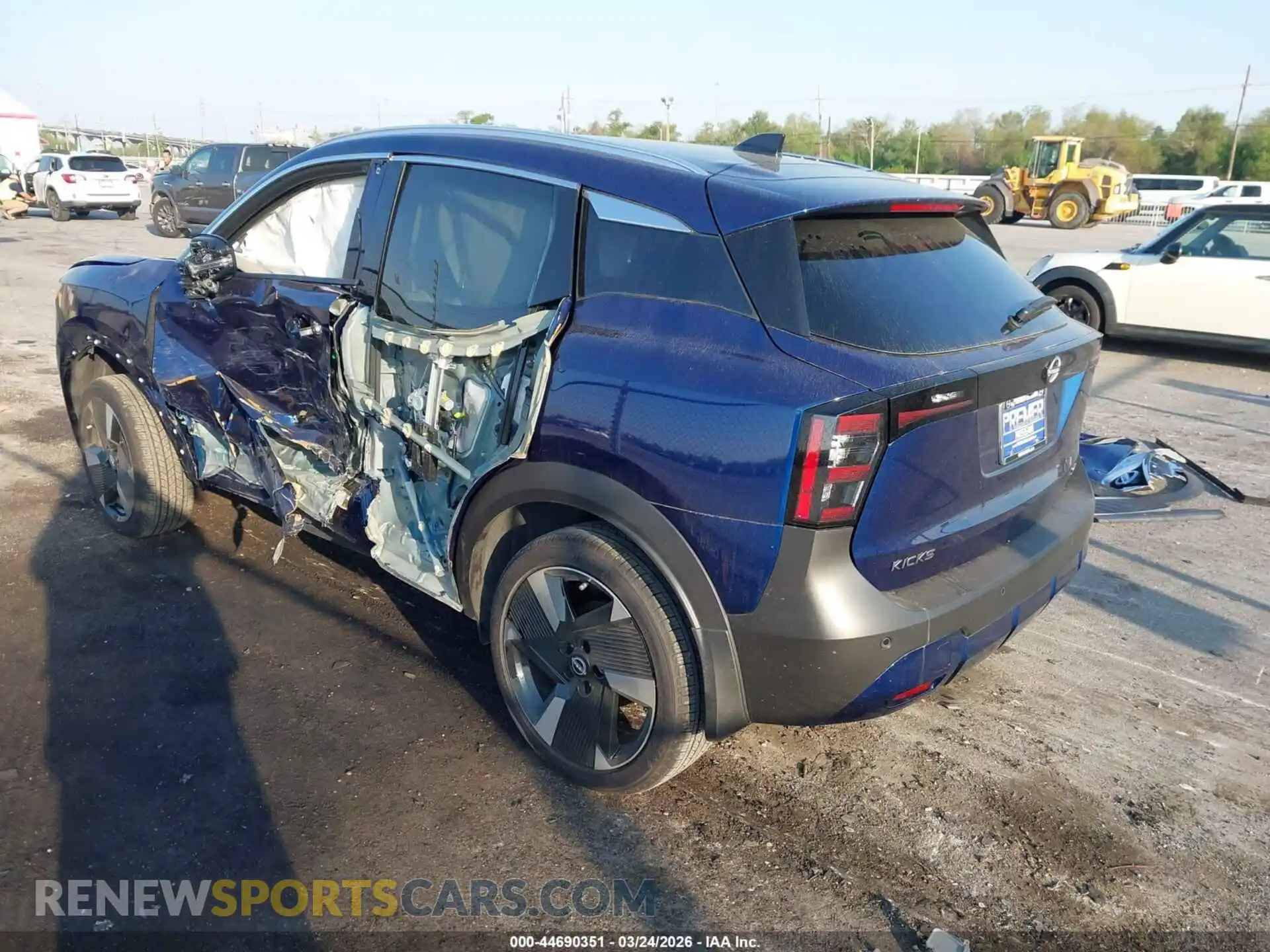 3 Фотография поврежденного автомобиля 3N8AP6DA6TL320618 NISSAN KICKS 2026