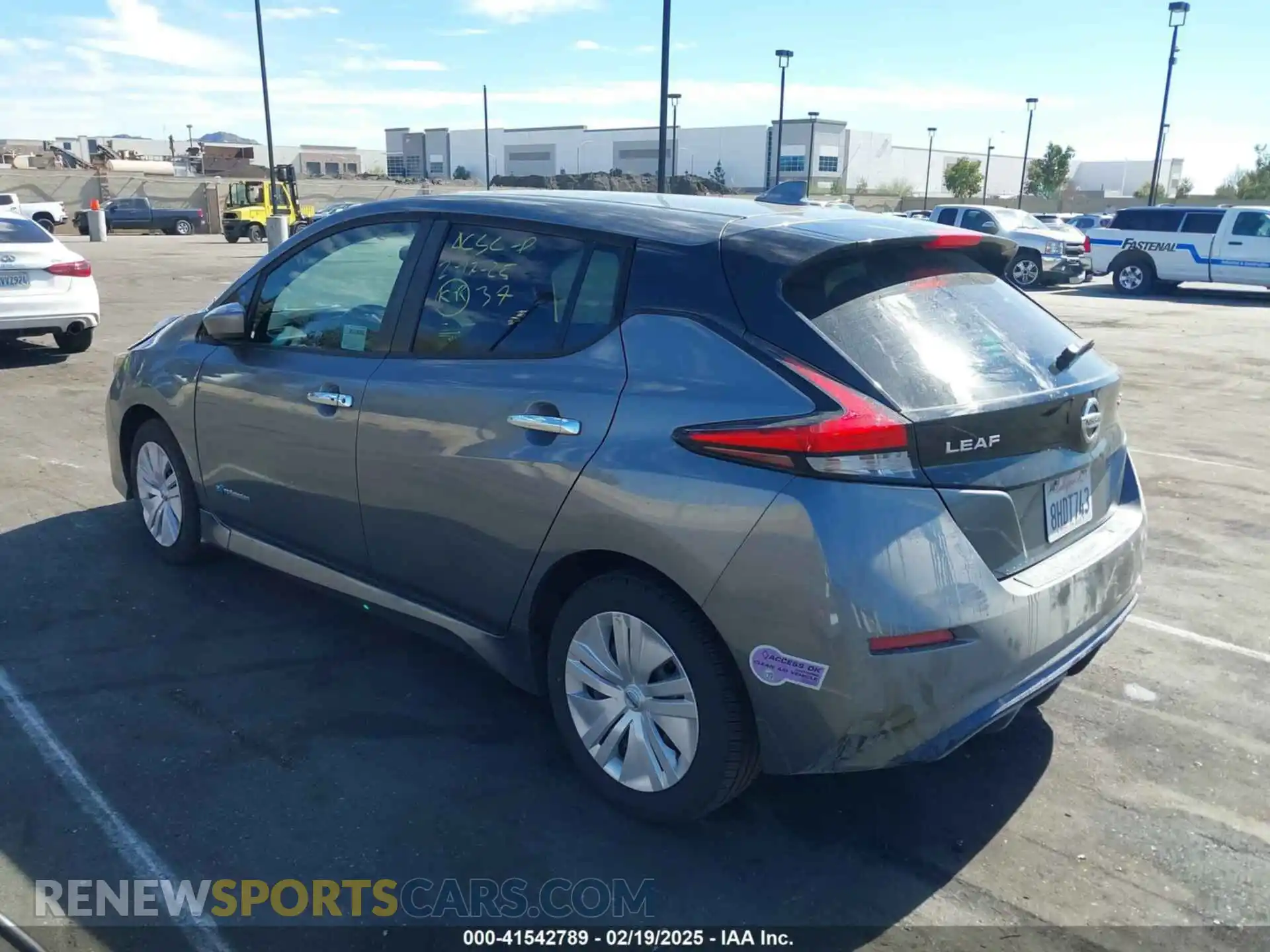 3 Фотография поврежденного автомобиля 1N4AZ1CP9KC305352 NISSAN LEAF 2019