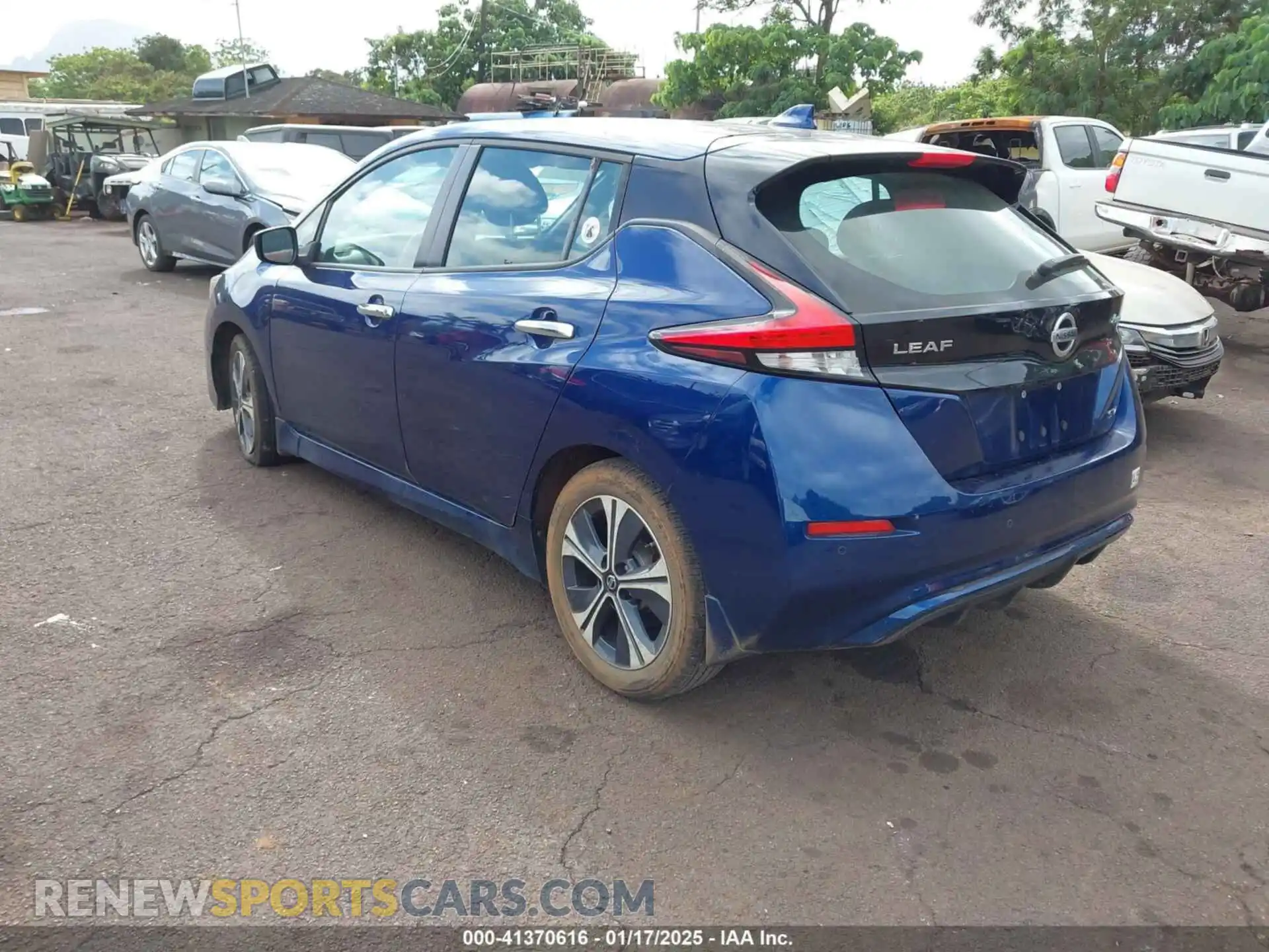 3 Photograph of a damaged car 1N4AZ1CV3MC555204 NISSAN LEAF 2021