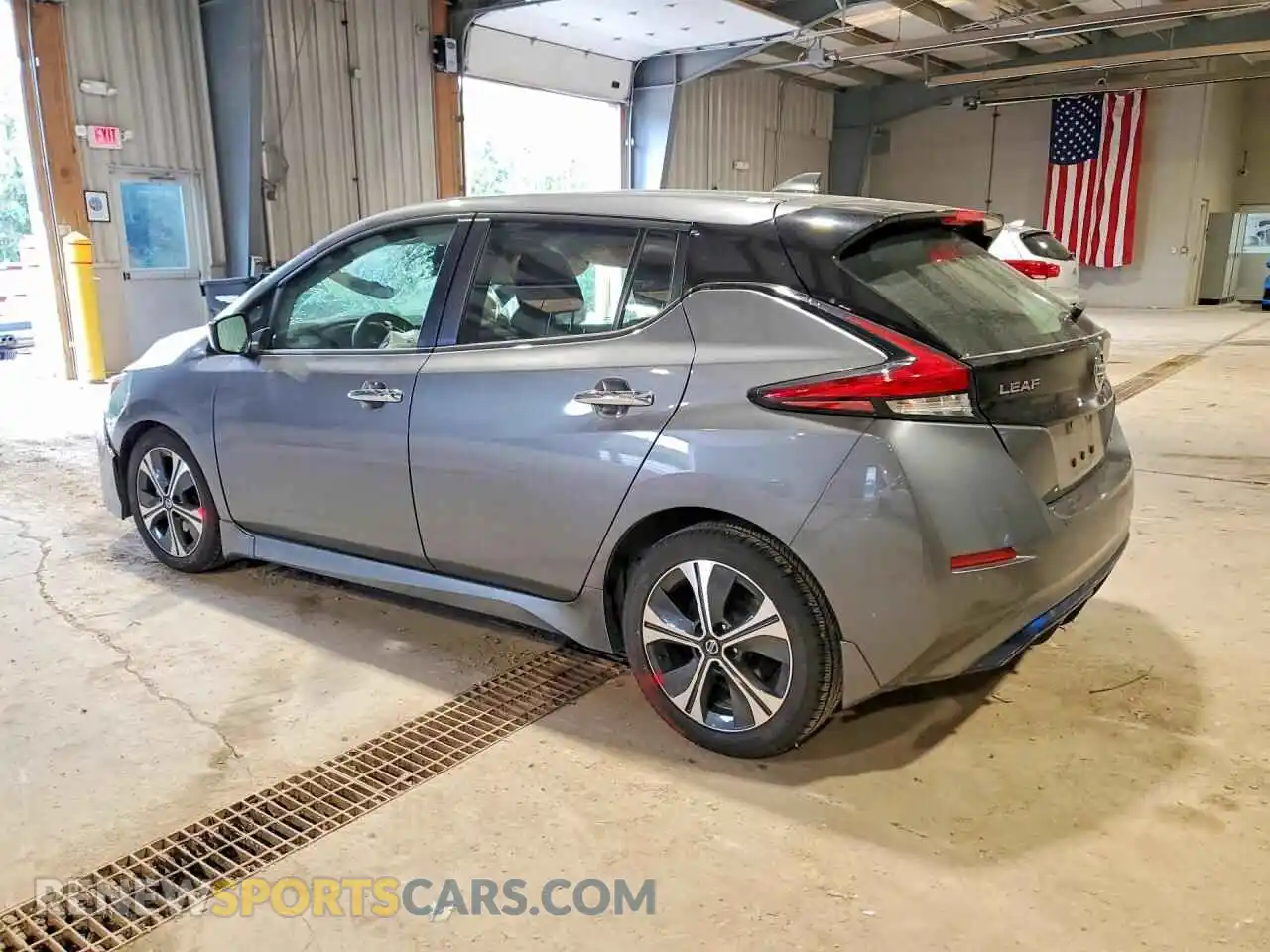 2 fotografías del automóvil dañado 1N4AZ1CV8MC553707 NISSAN LEAF 2021