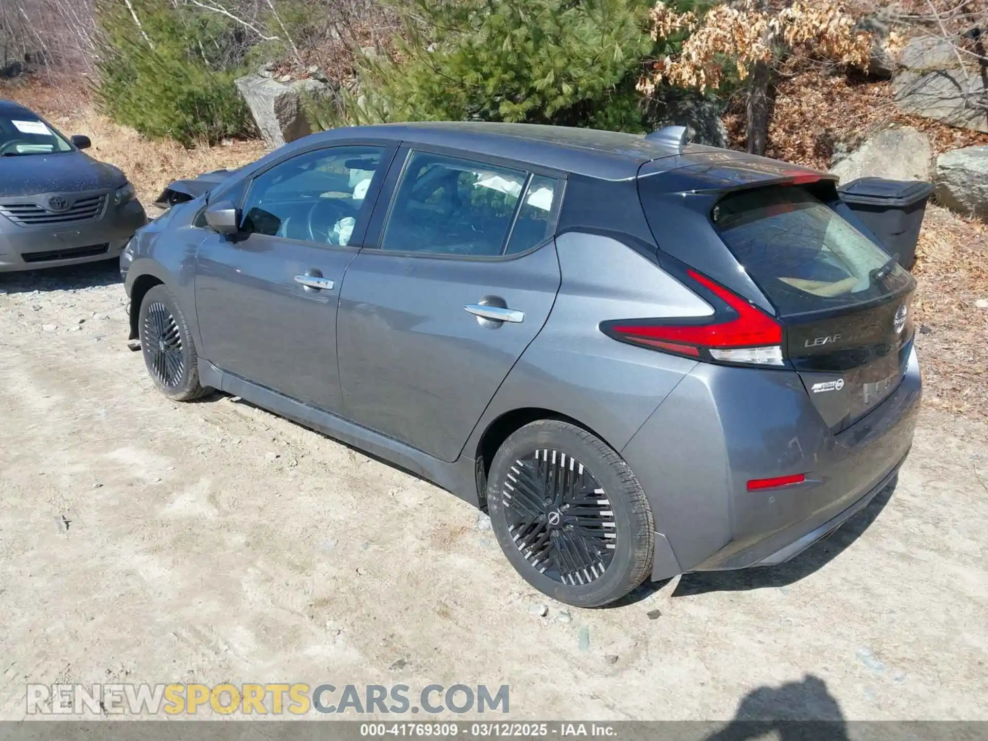 3 Photograph of a damaged car 1N4CZ1CV1PC557353 NISSAN LEAF 2023